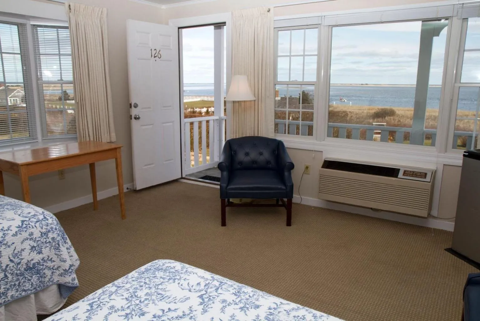 Sea view, Bed in The Hawthorne