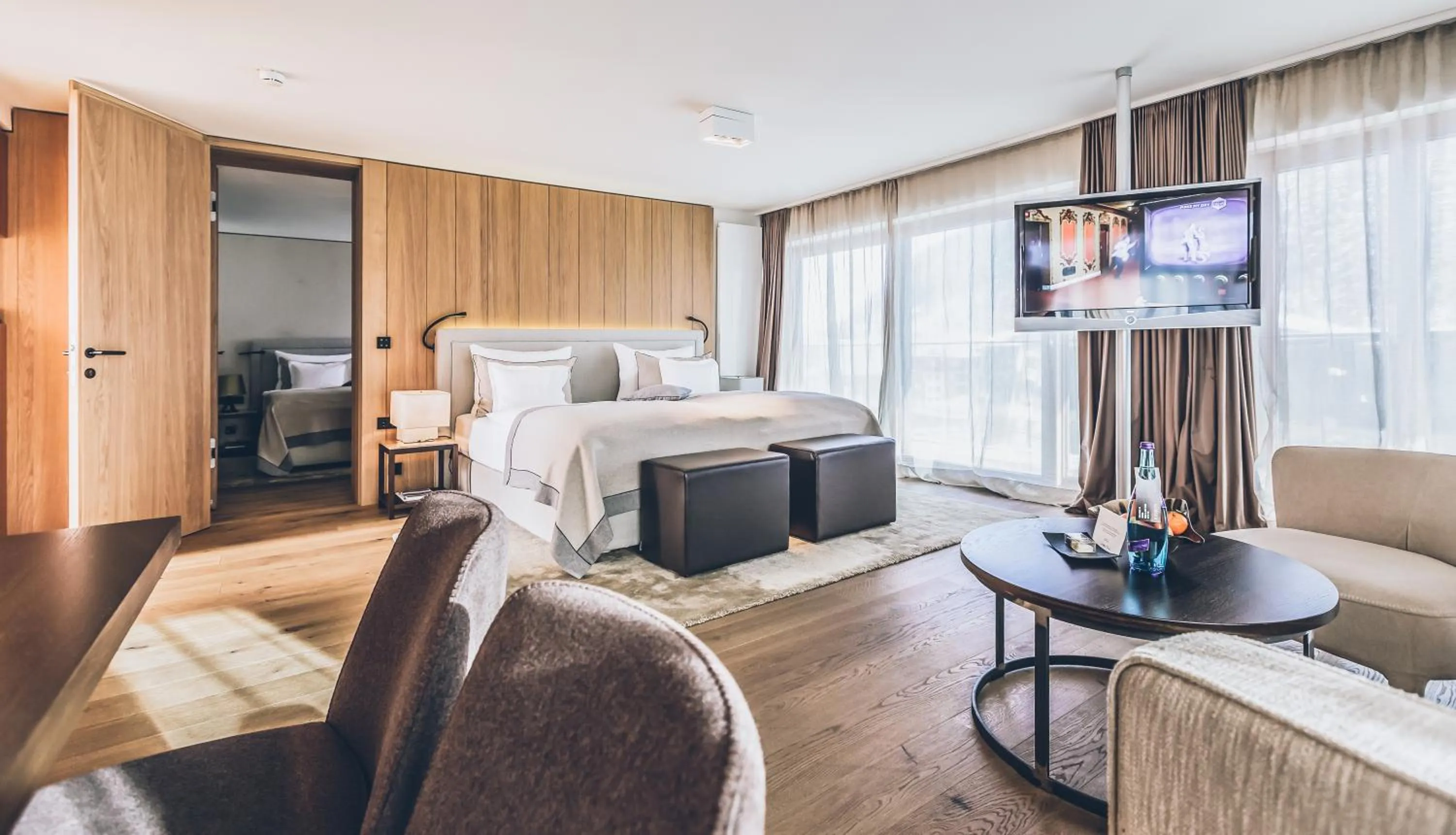 Photo of the whole room, Bed in Elizabeth Arthotel Adults Only