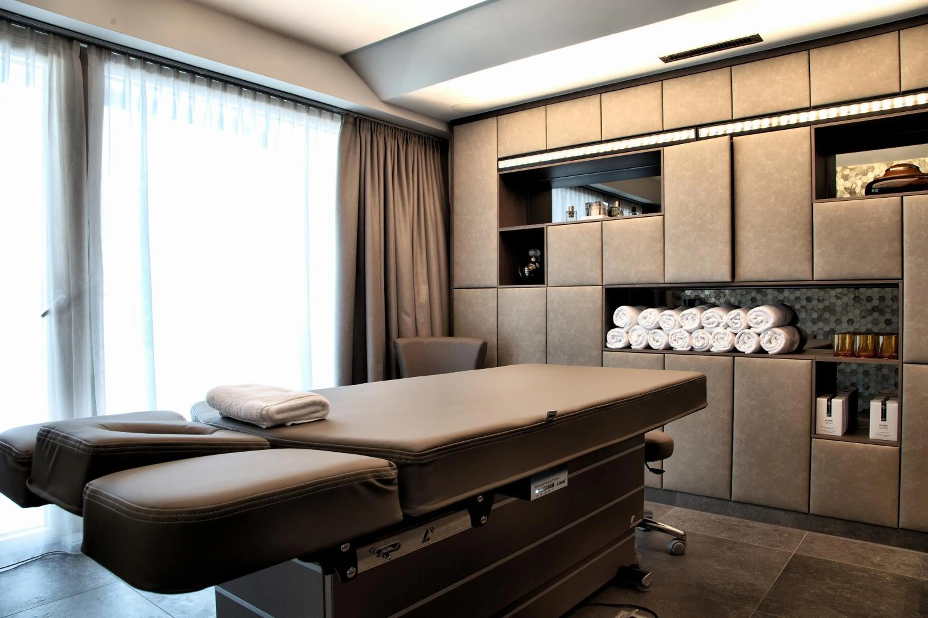 Massage in Elizabeth Arthotel Adults Only