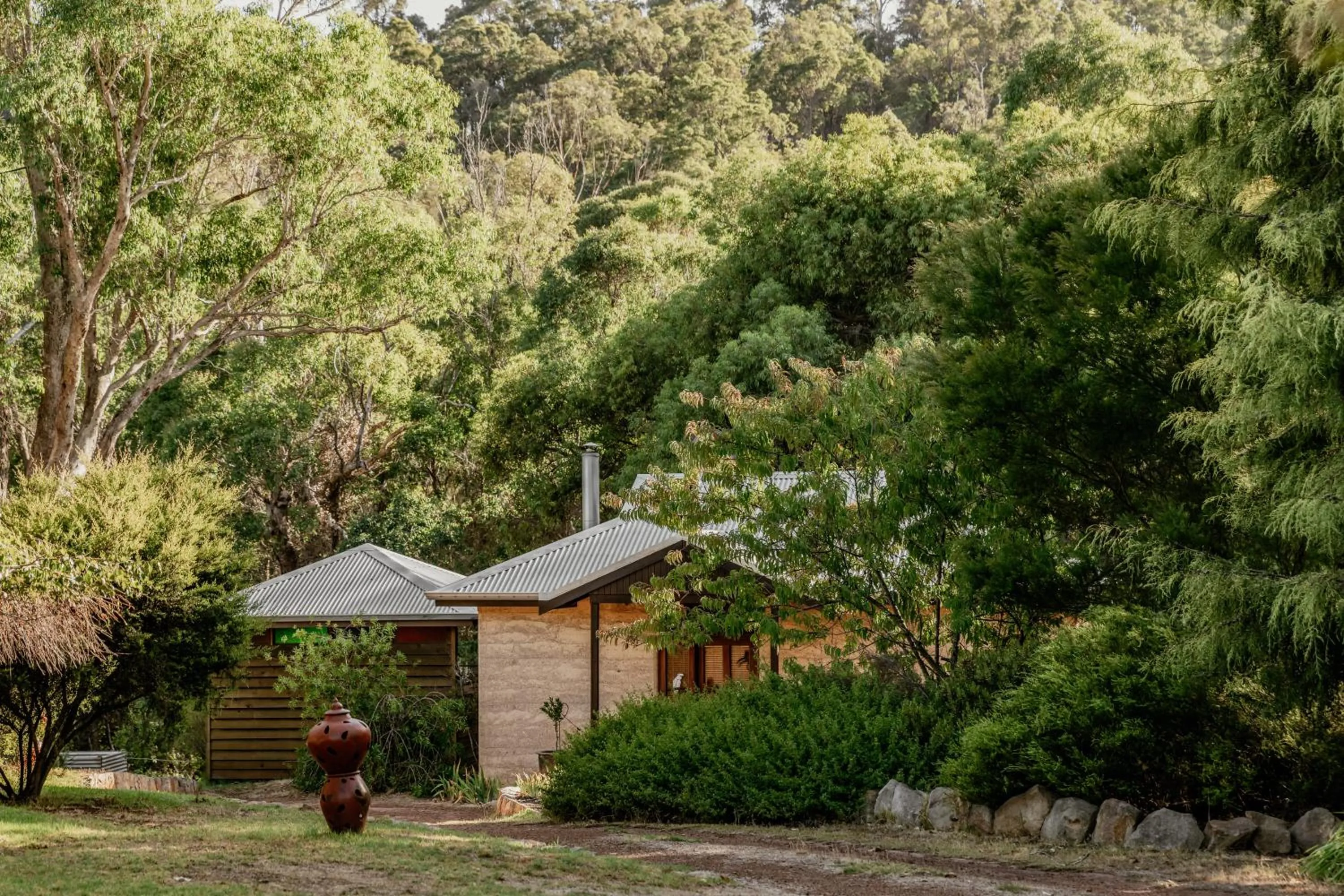 Property building in Balingup Jalbrook Cottages Jalbrook Estate
