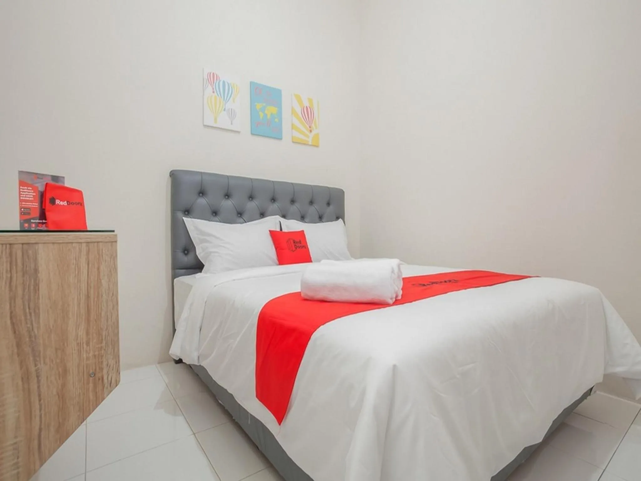Bedroom, Bed in RedDoorz near Ciputra Golf Surabaya