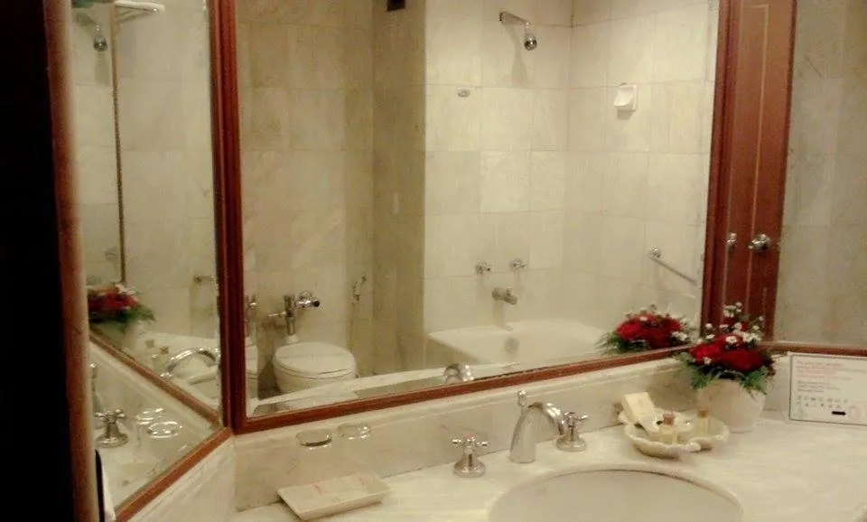 Bathroom in The Regency Hotel Hatyai