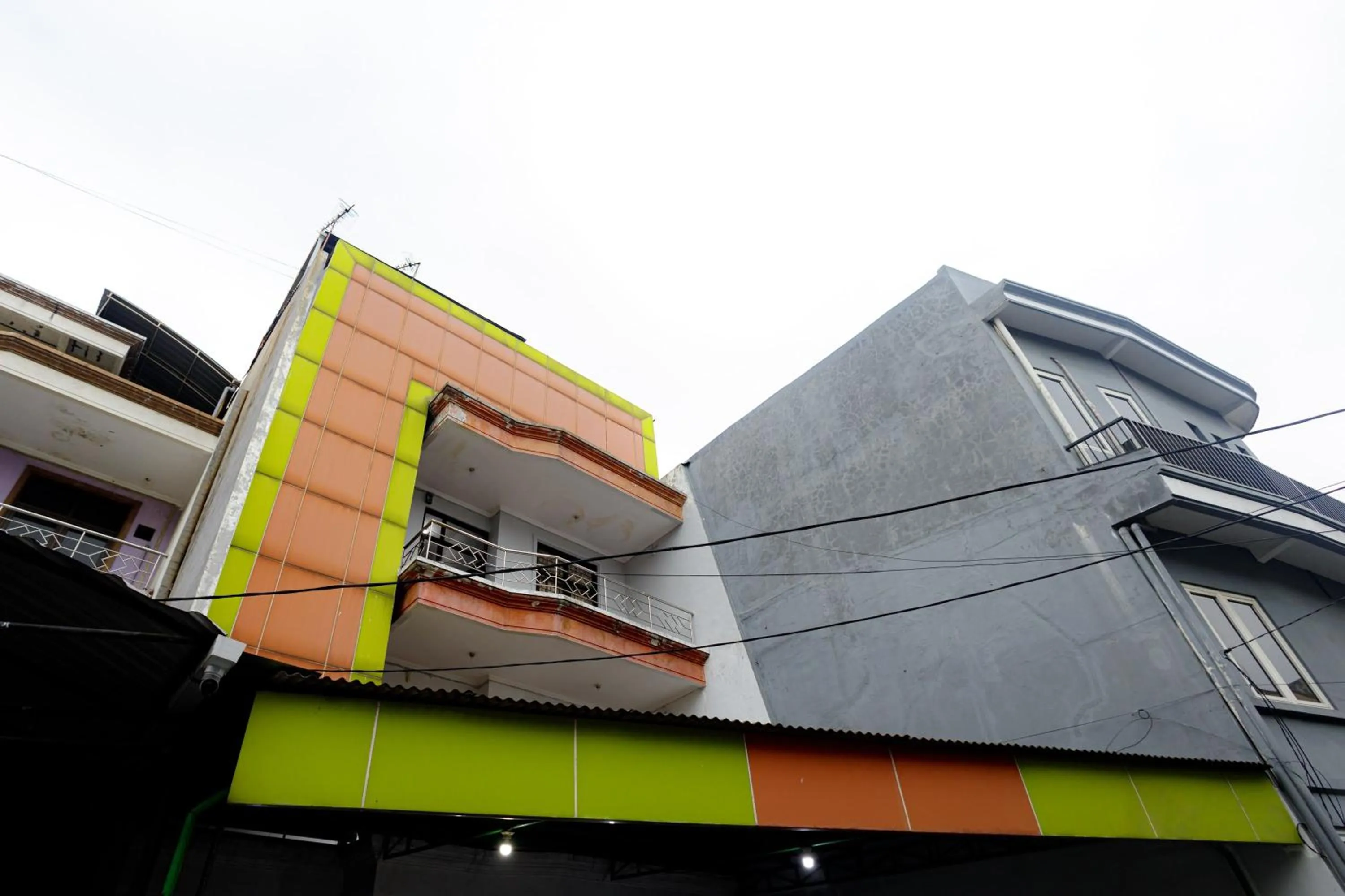 Property building in Marcello Residence Siwalankerto near Petra University Surabaya Mitra RedDoorz