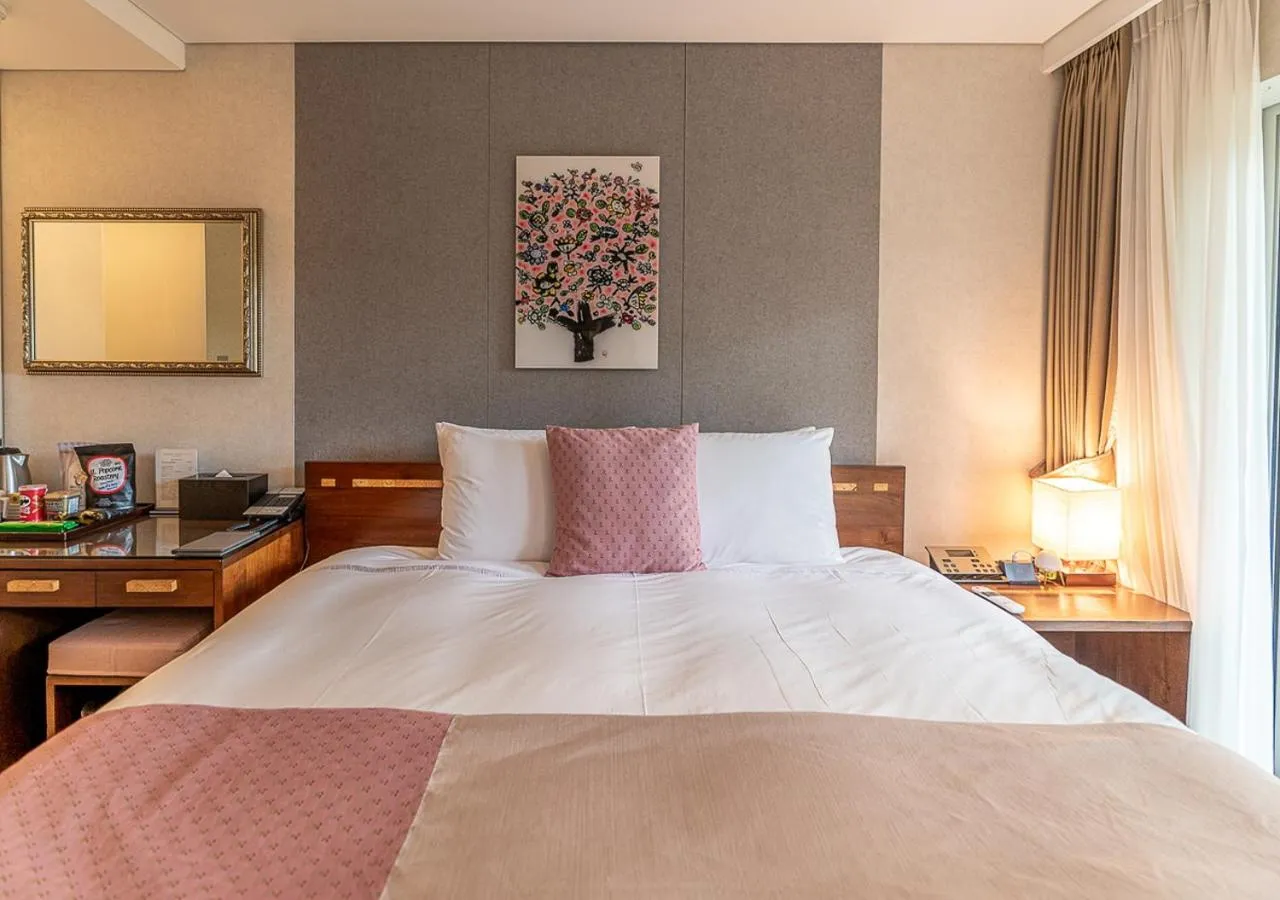 Bed in The Seaes Hotel & Resort