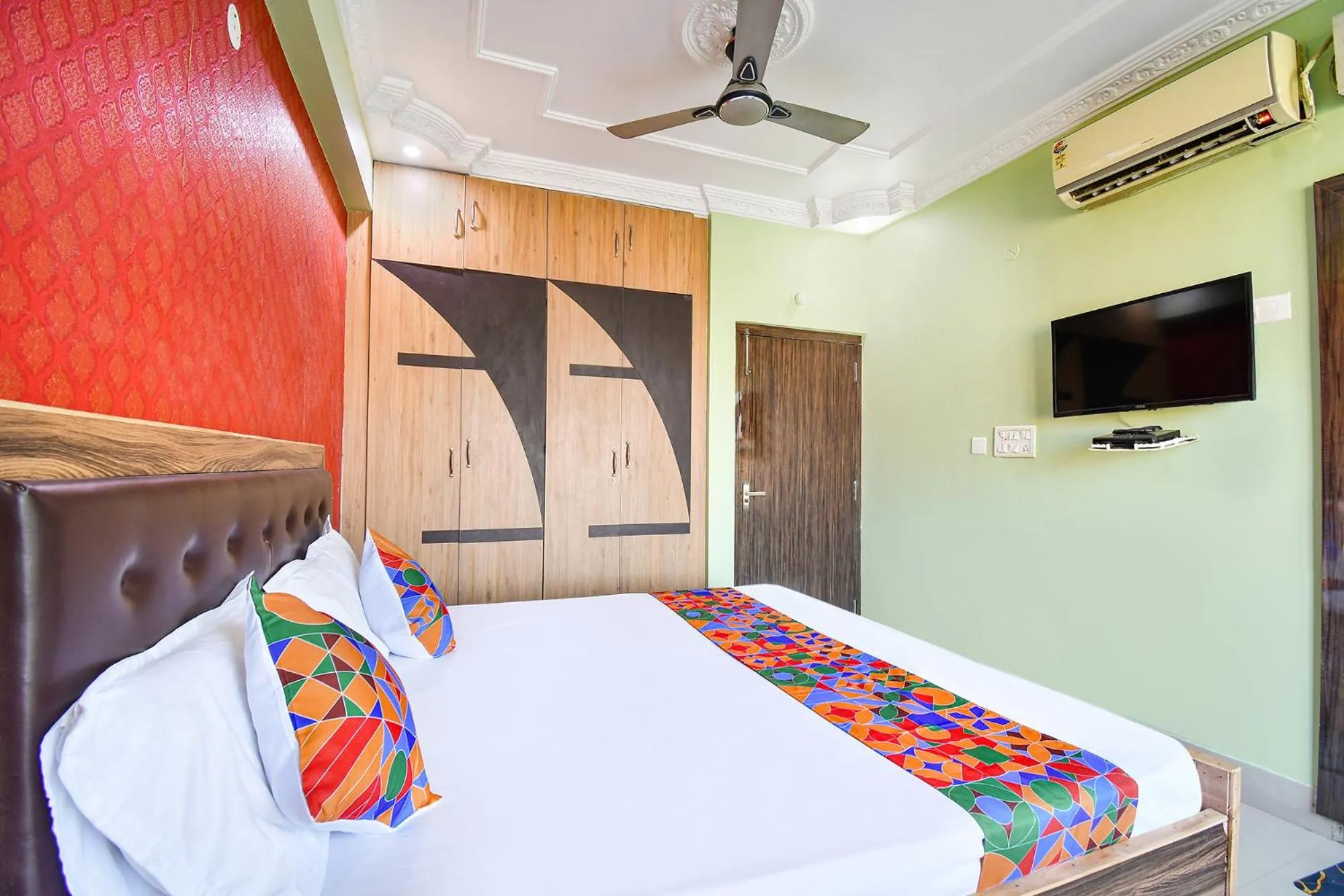 Bed in FabHotel Elements Inn