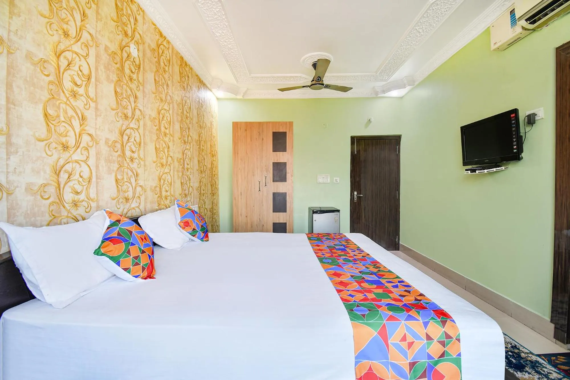 Bed in FabHotel Elements Inn