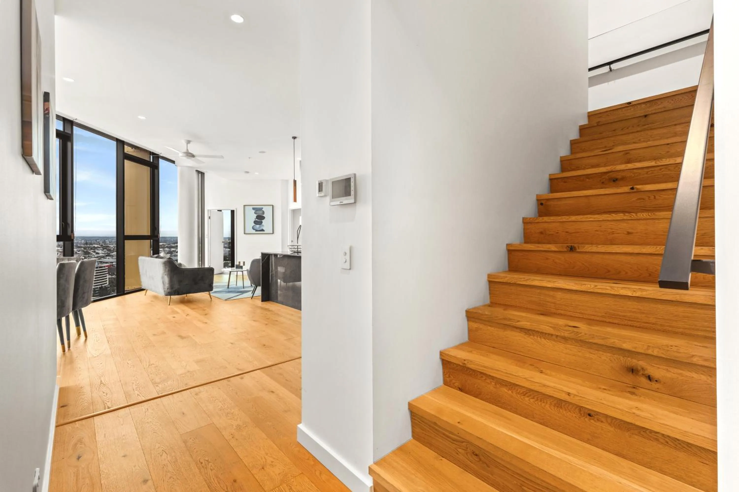 Photo of the whole room in Brisbane One Apartments by CLLIX