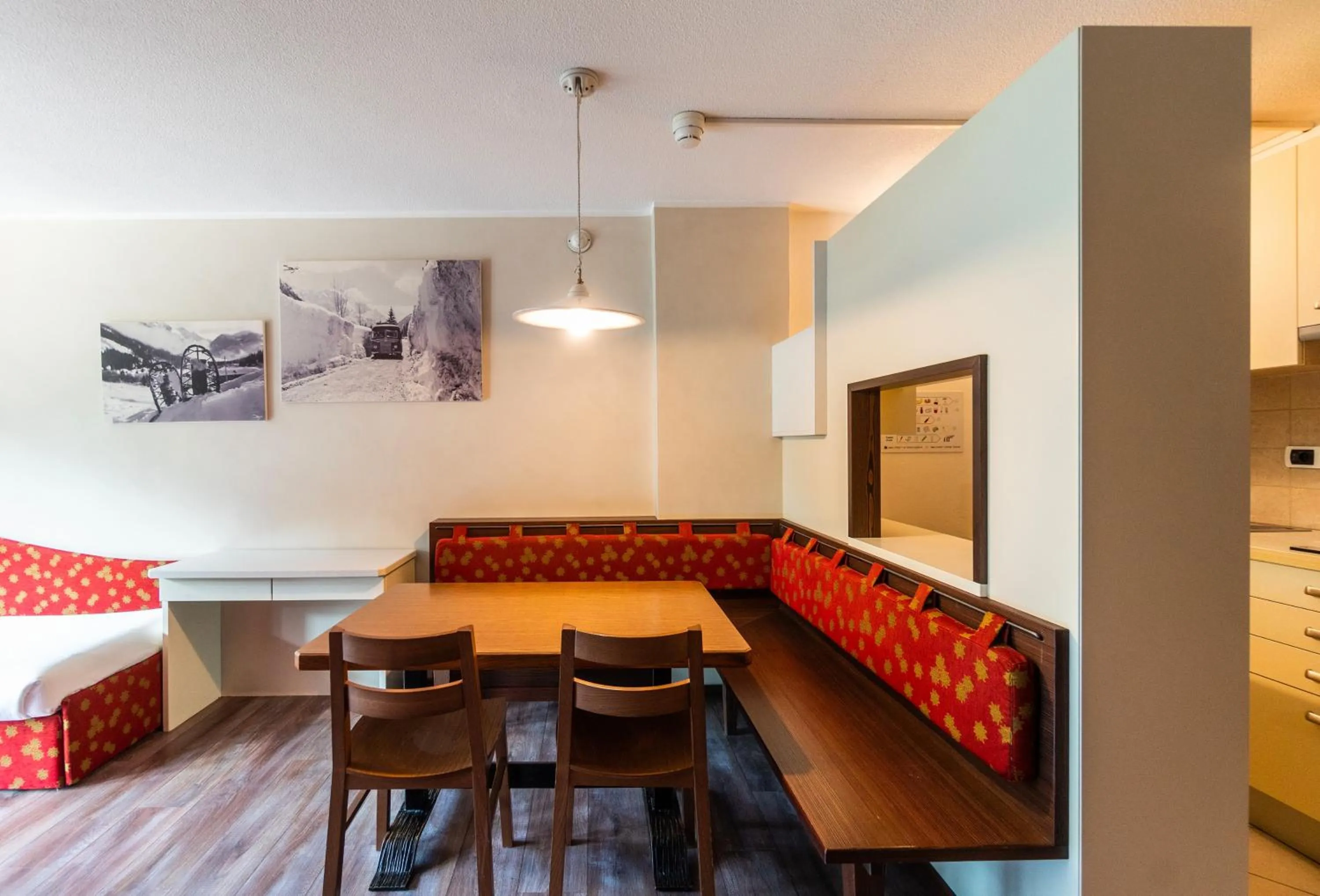 Kitchen or kitchenette in Ambiez Residencehotel