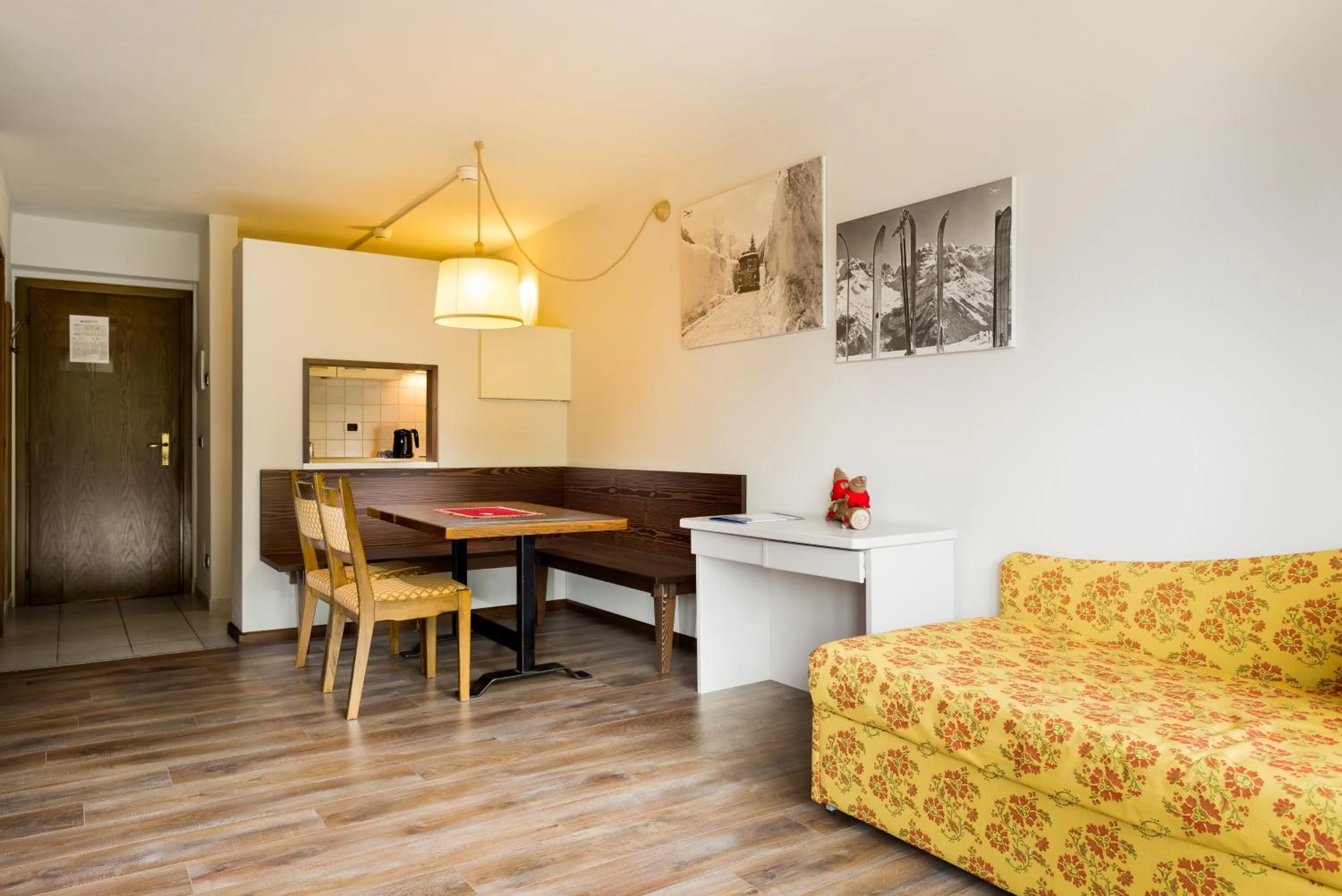 Photo of the whole room in Ambiez Residencehotel