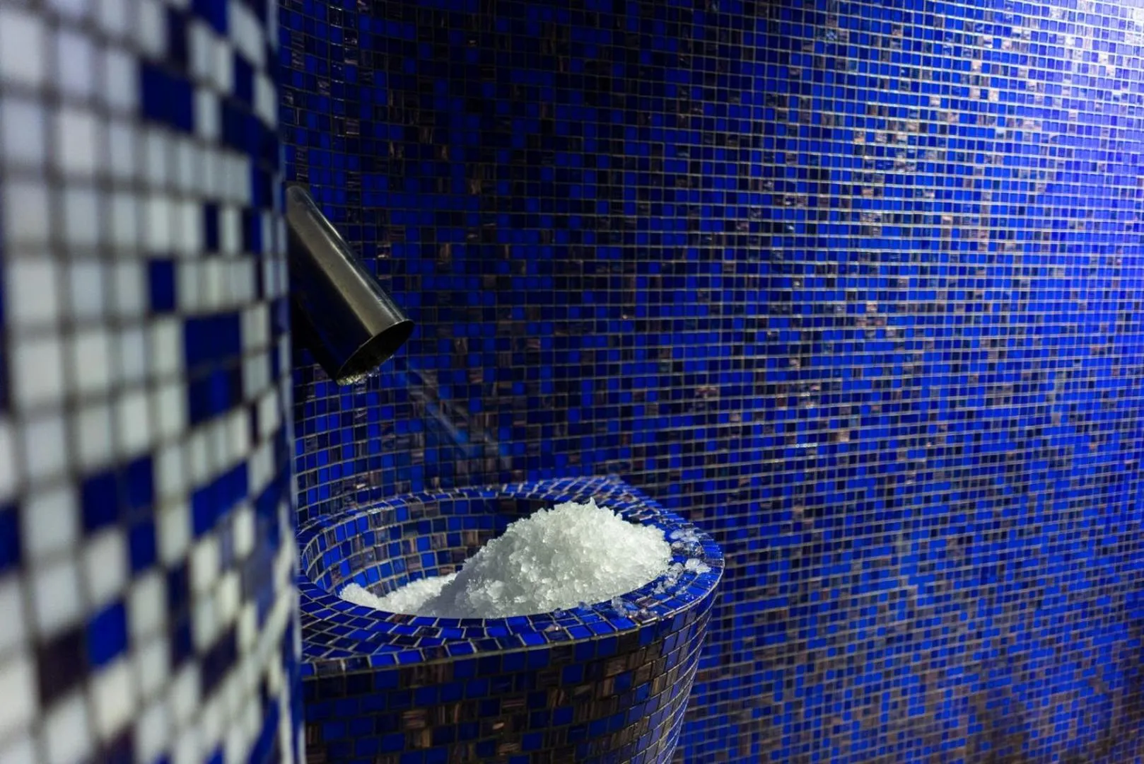 Steam room in Ambiez Residencehotel