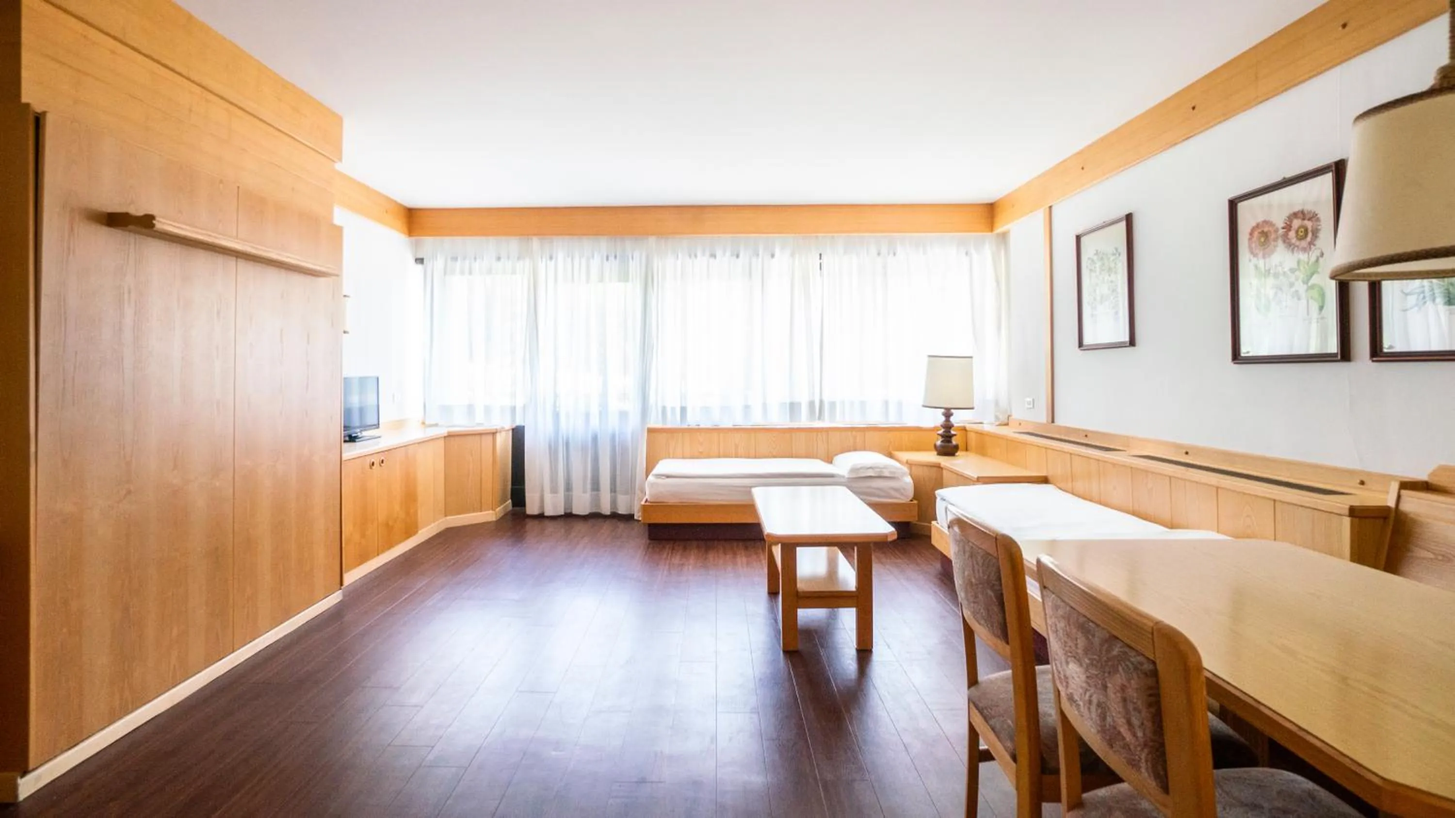 TV and multimedia, Bed in Ambiez Residencehotel