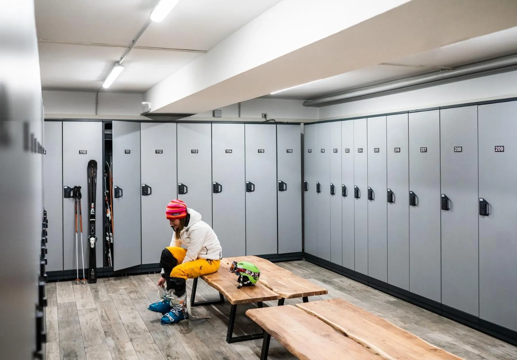 Skiing in Ambiez Residencehotel