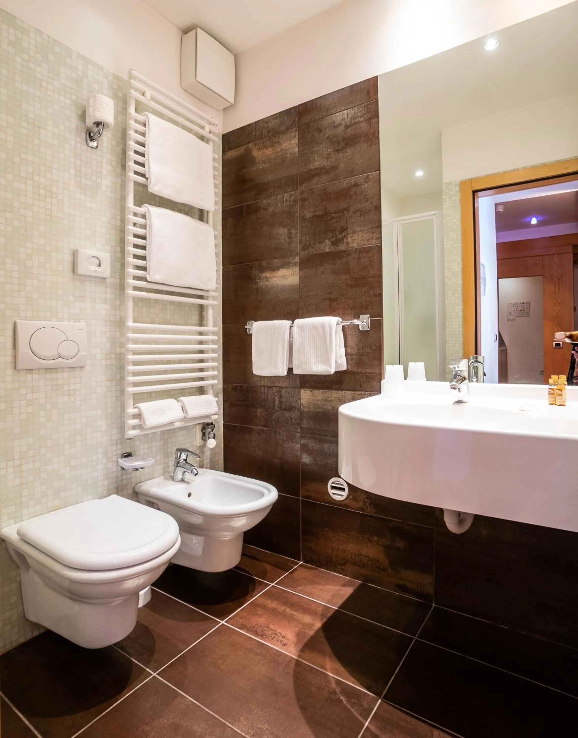 Bathroom in Ambiez Residencehotel