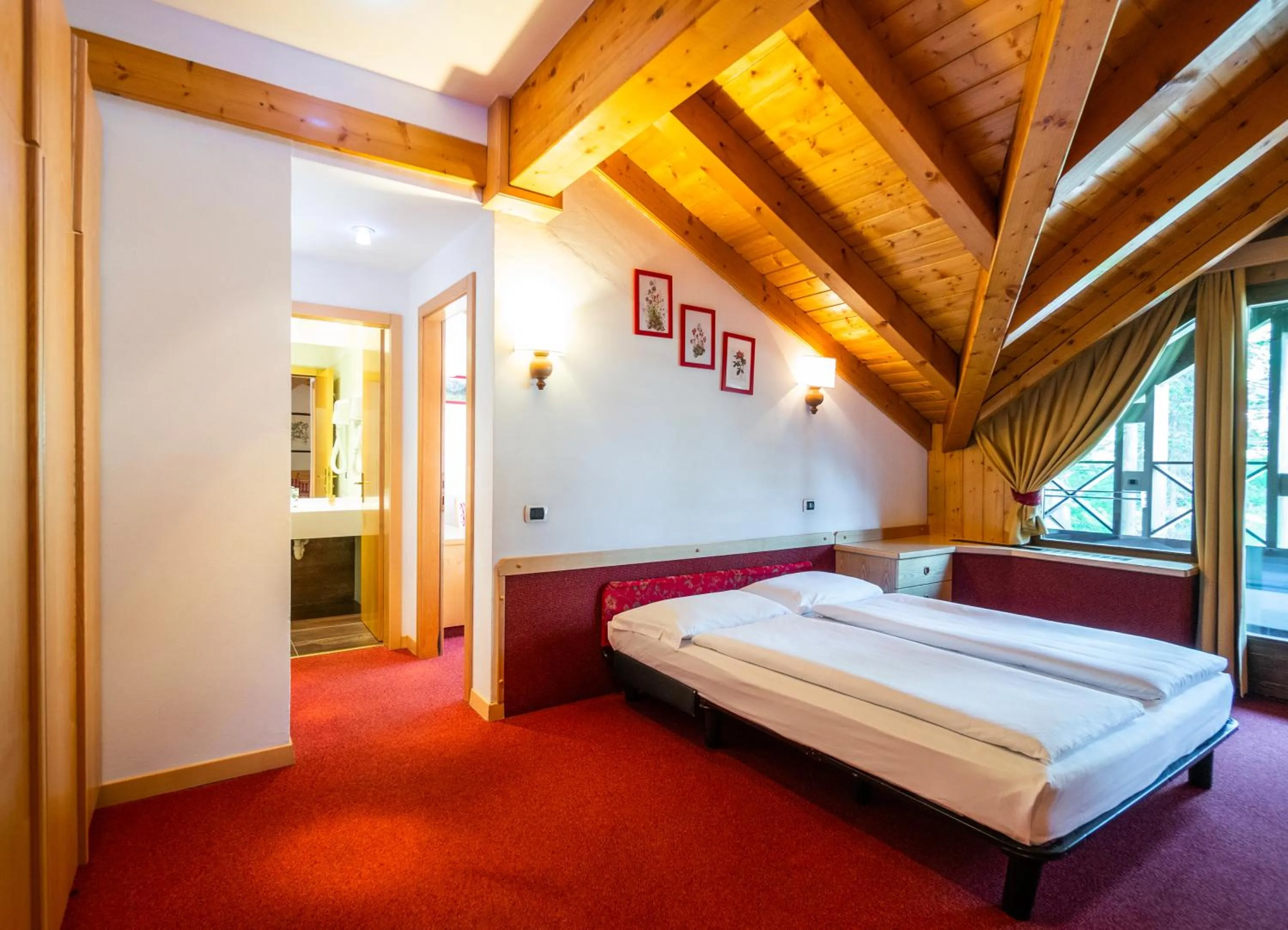 Living room, Bed in Ambiez Residencehotel