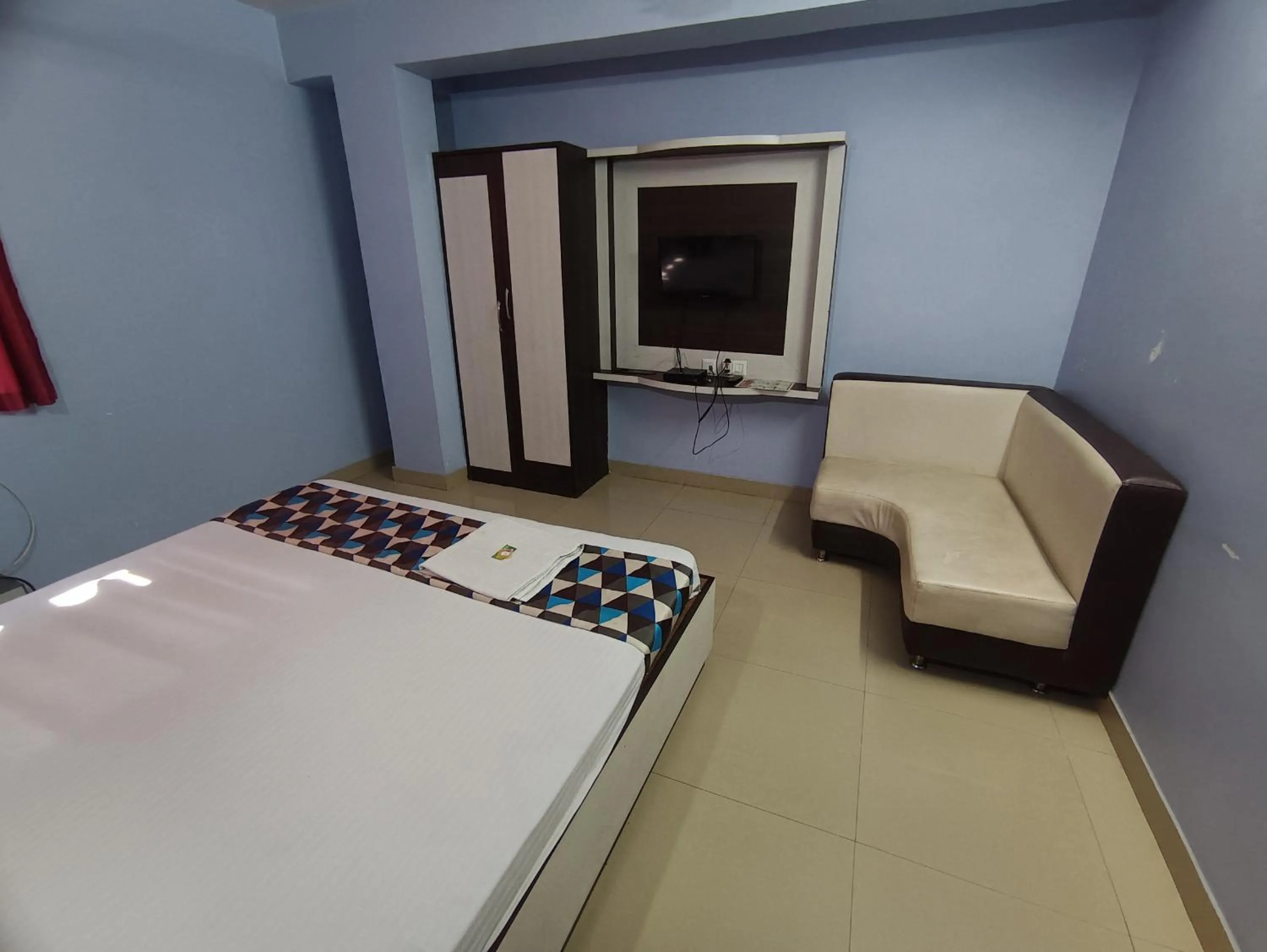 Bed in Hotel Viraat Inn