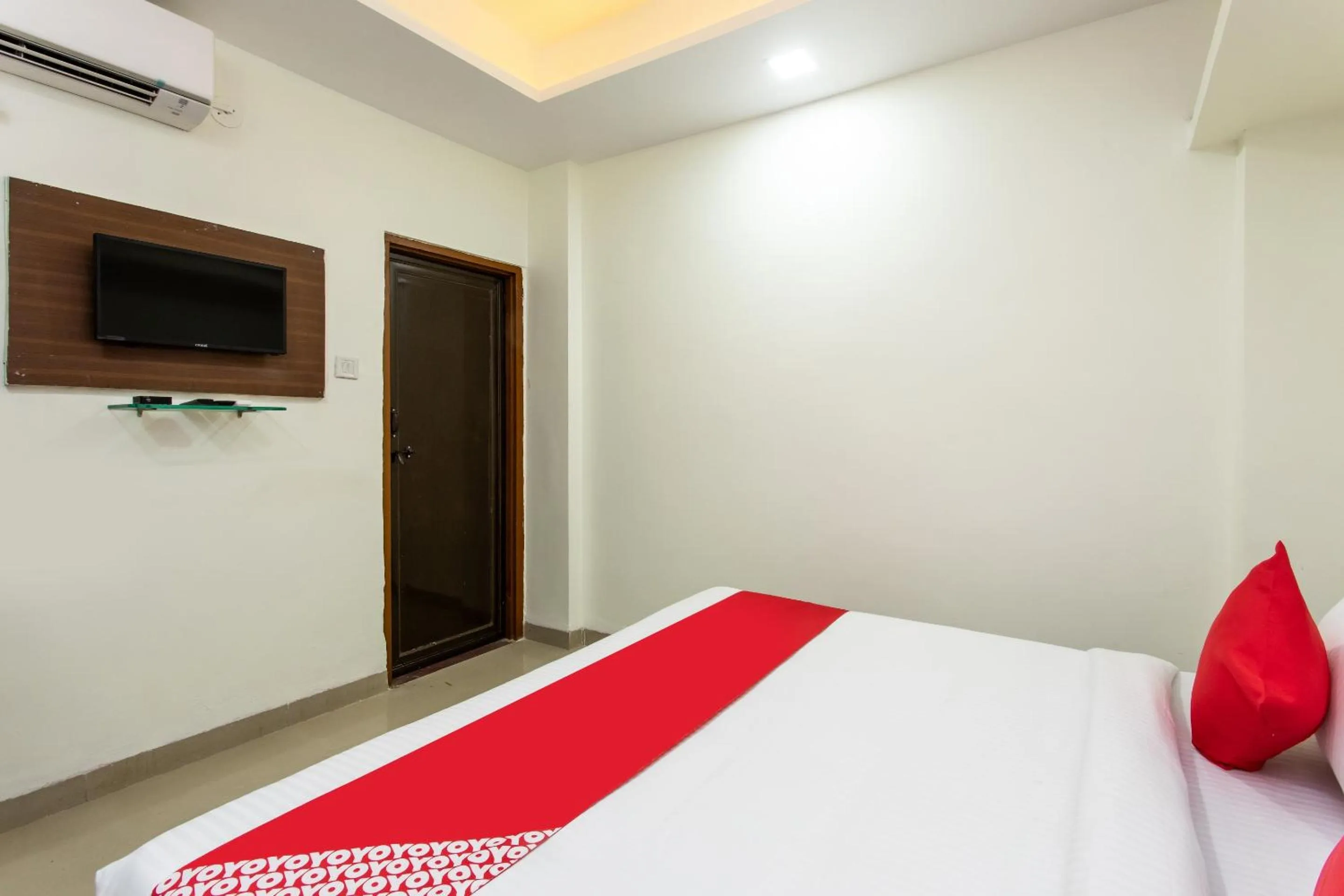 Bedroom, Bed in Hotel O Manjulam Regency