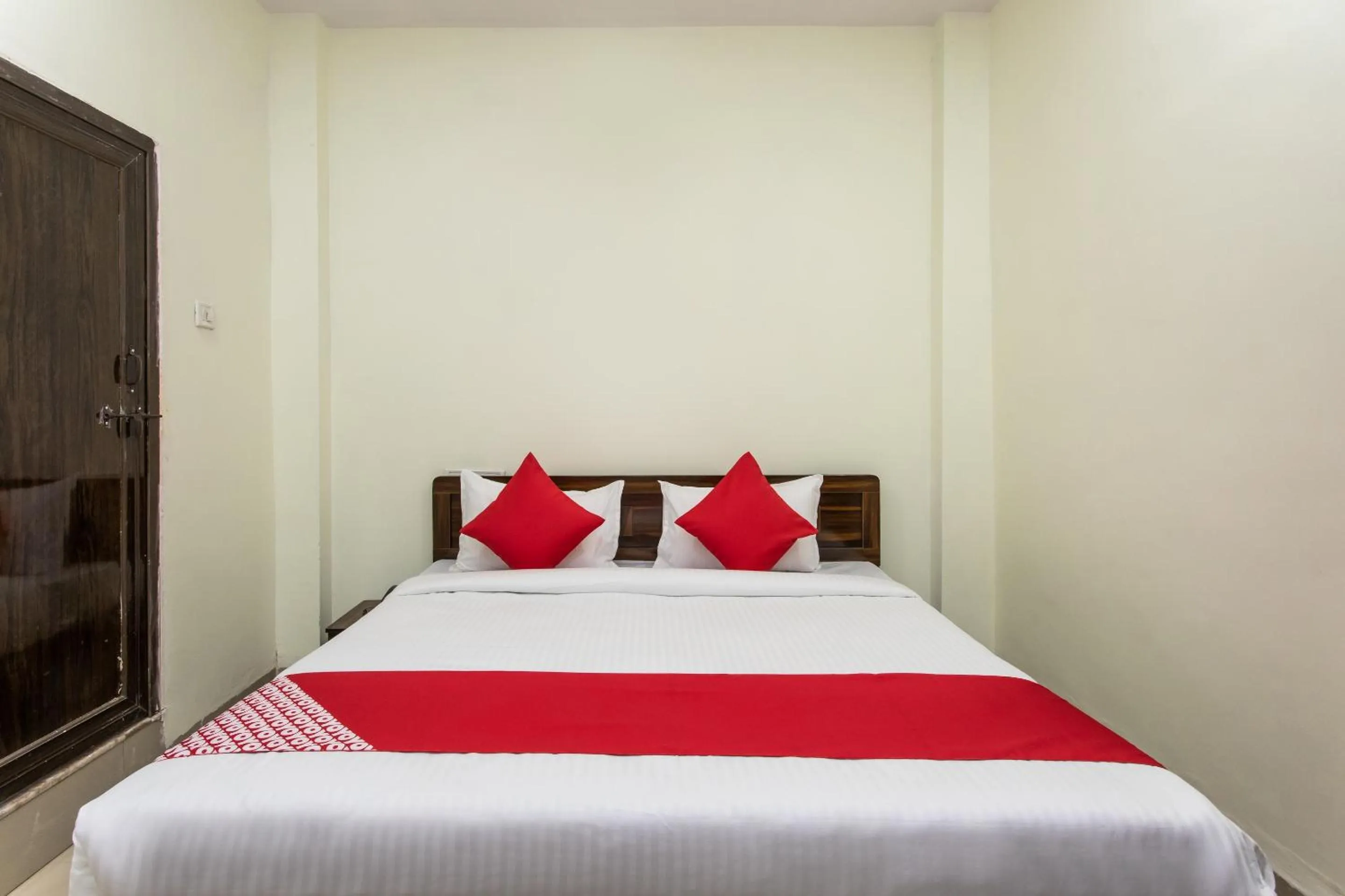 Bedroom, Bed in Hotel O Manjulam Regency