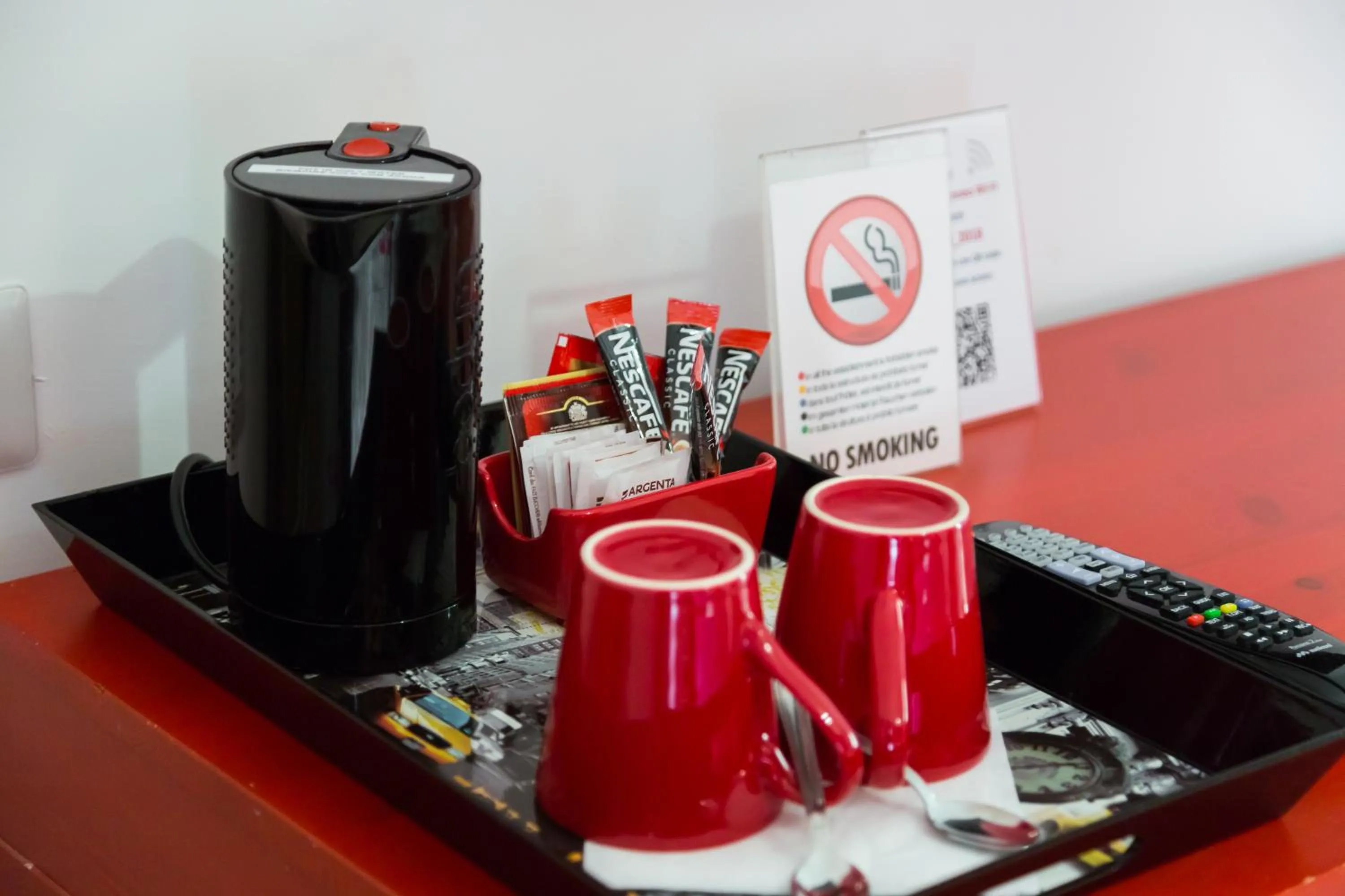 Coffee/tea facilities in 2 Passi Al Colosseo B&B