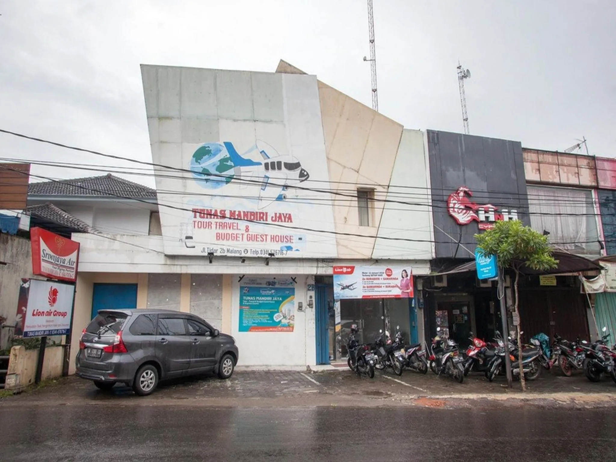 Property building in RedDoorz @ Raya Tidar