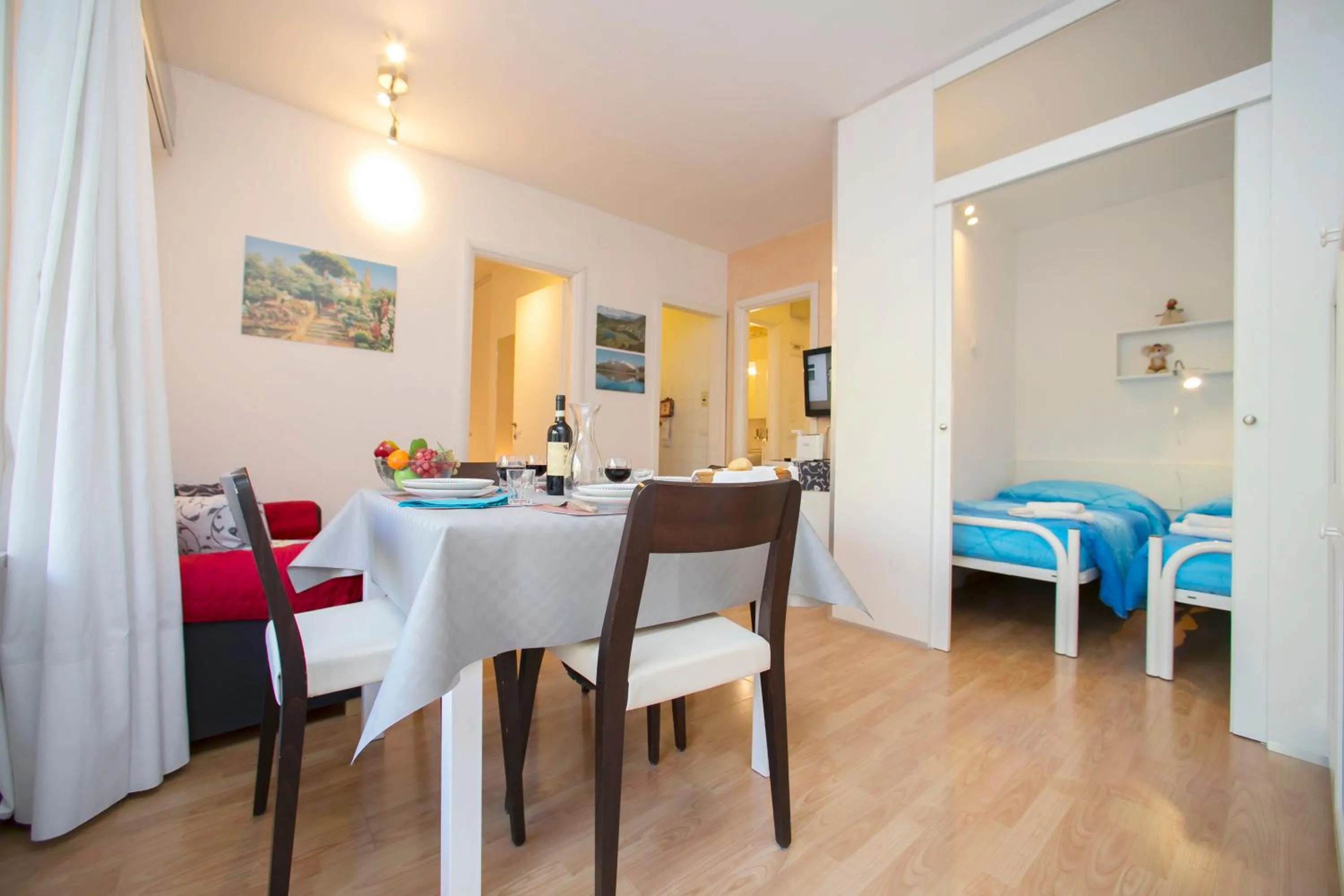 Dining area in Riva Lago e Spiaggia Apartment - Happy Rentals