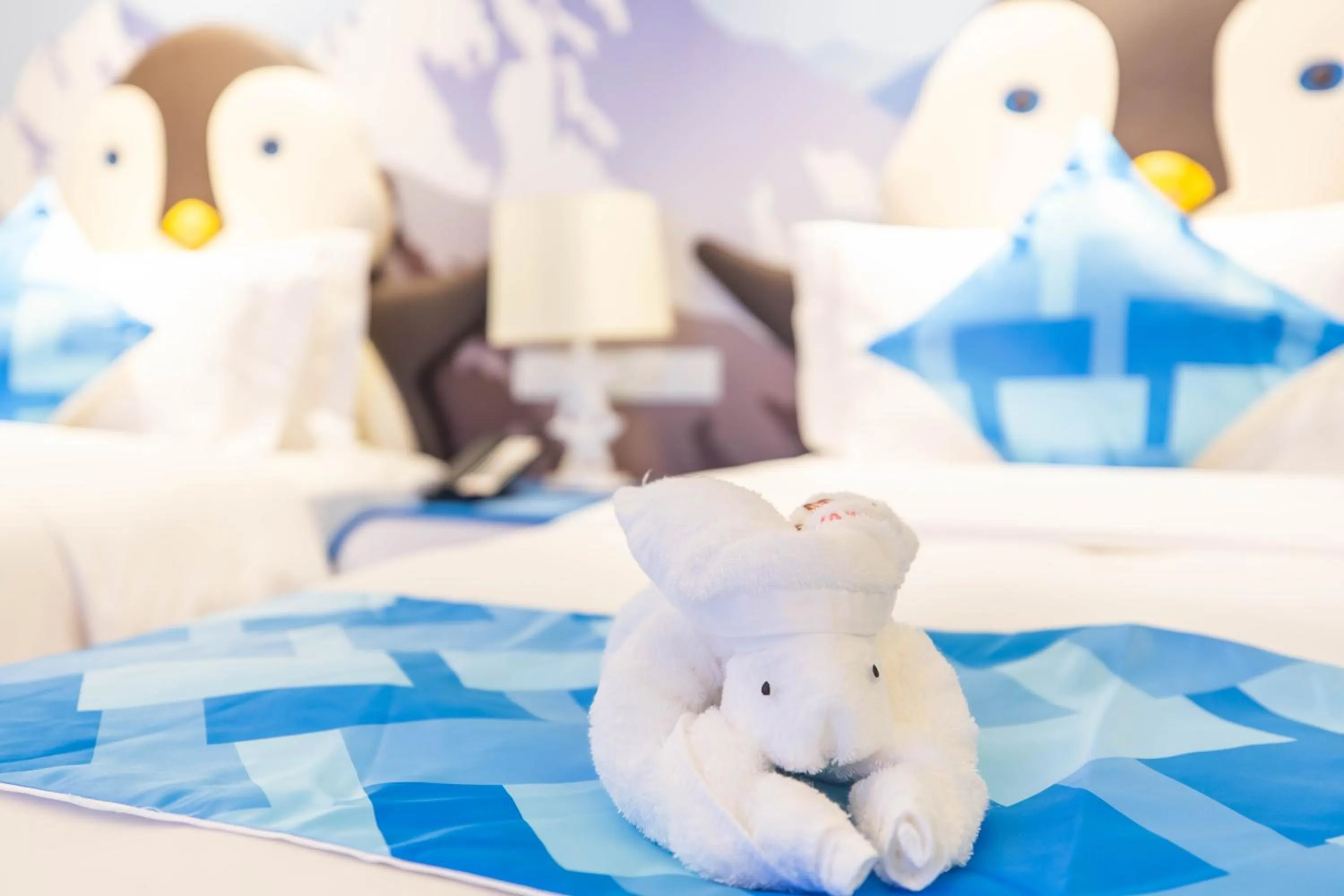 Bed in Shanghai Haichang Ocean Park Resort Hotel