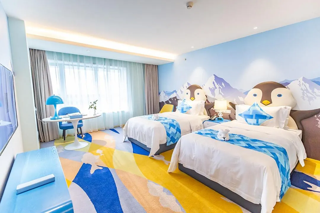 Bed in Shanghai Haichang Ocean Park Resort Hotel