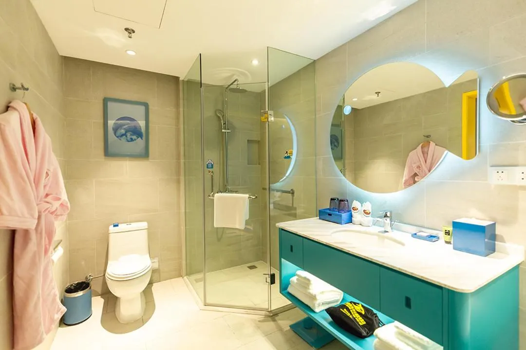 Toilet in Shanghai Haichang Ocean Park Resort Hotel