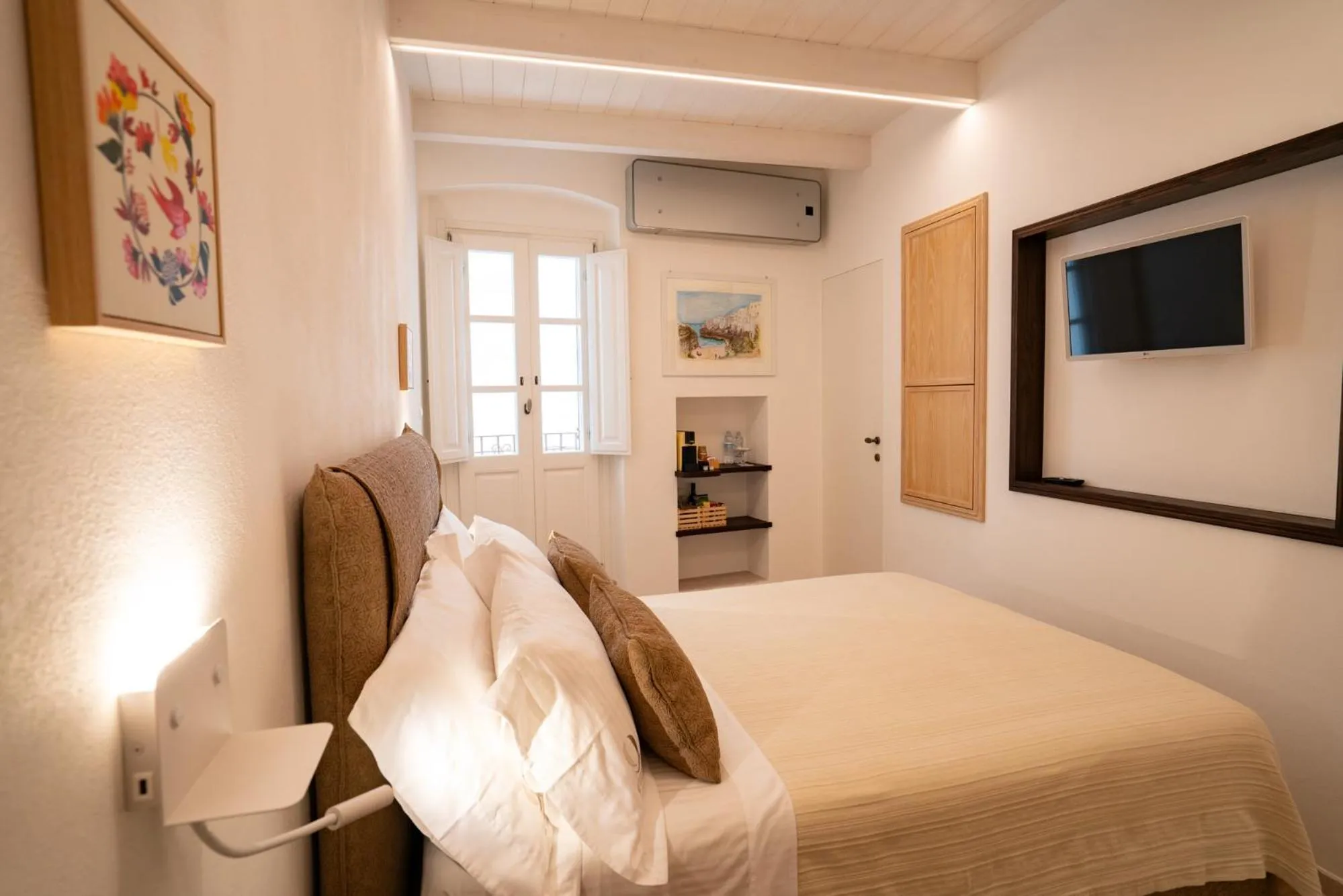 TV and multimedia, Bed in Quintessenza Luxury Domus