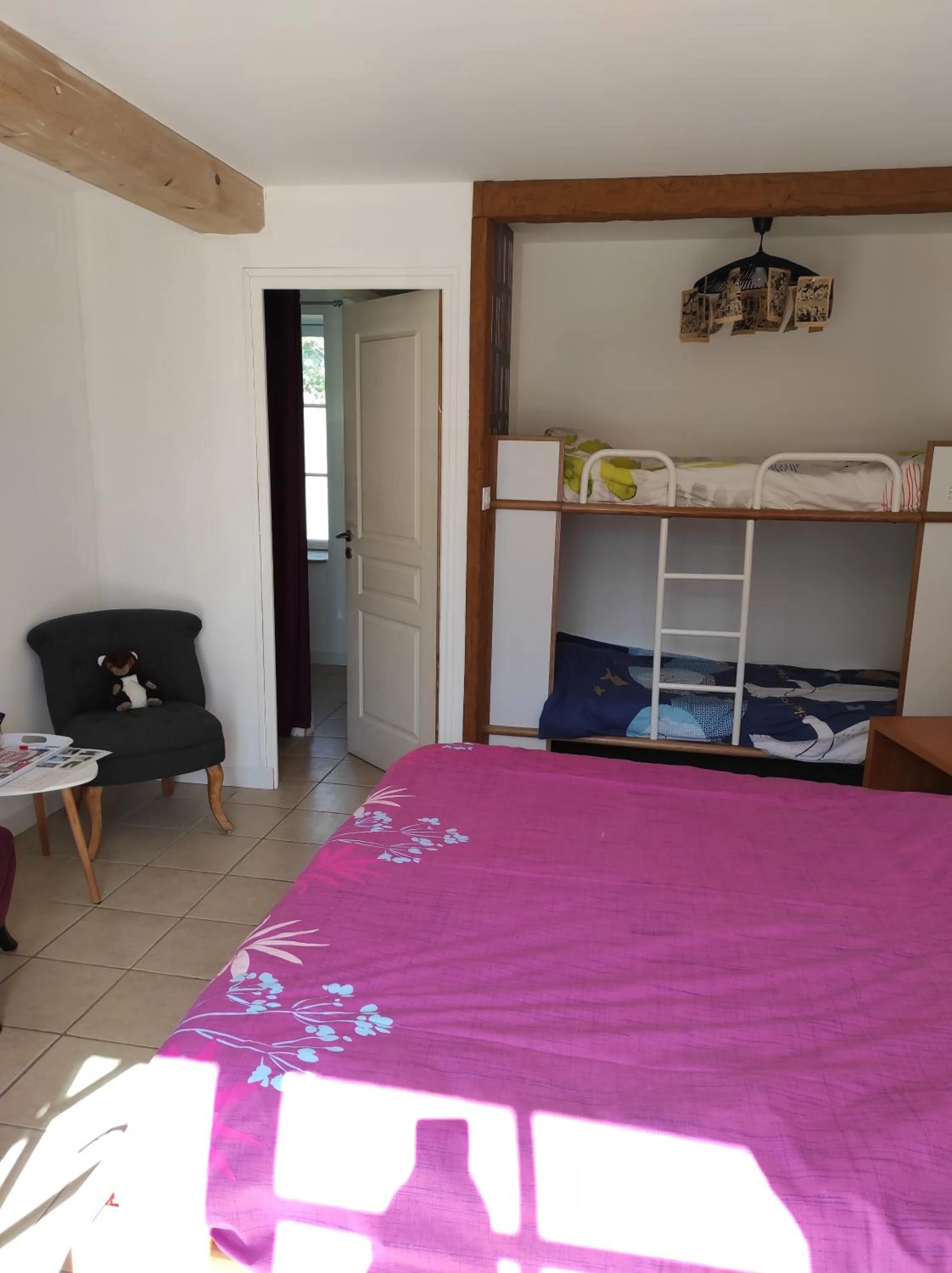 Photo of the whole room, Bed in Les Marmottes Charentaises