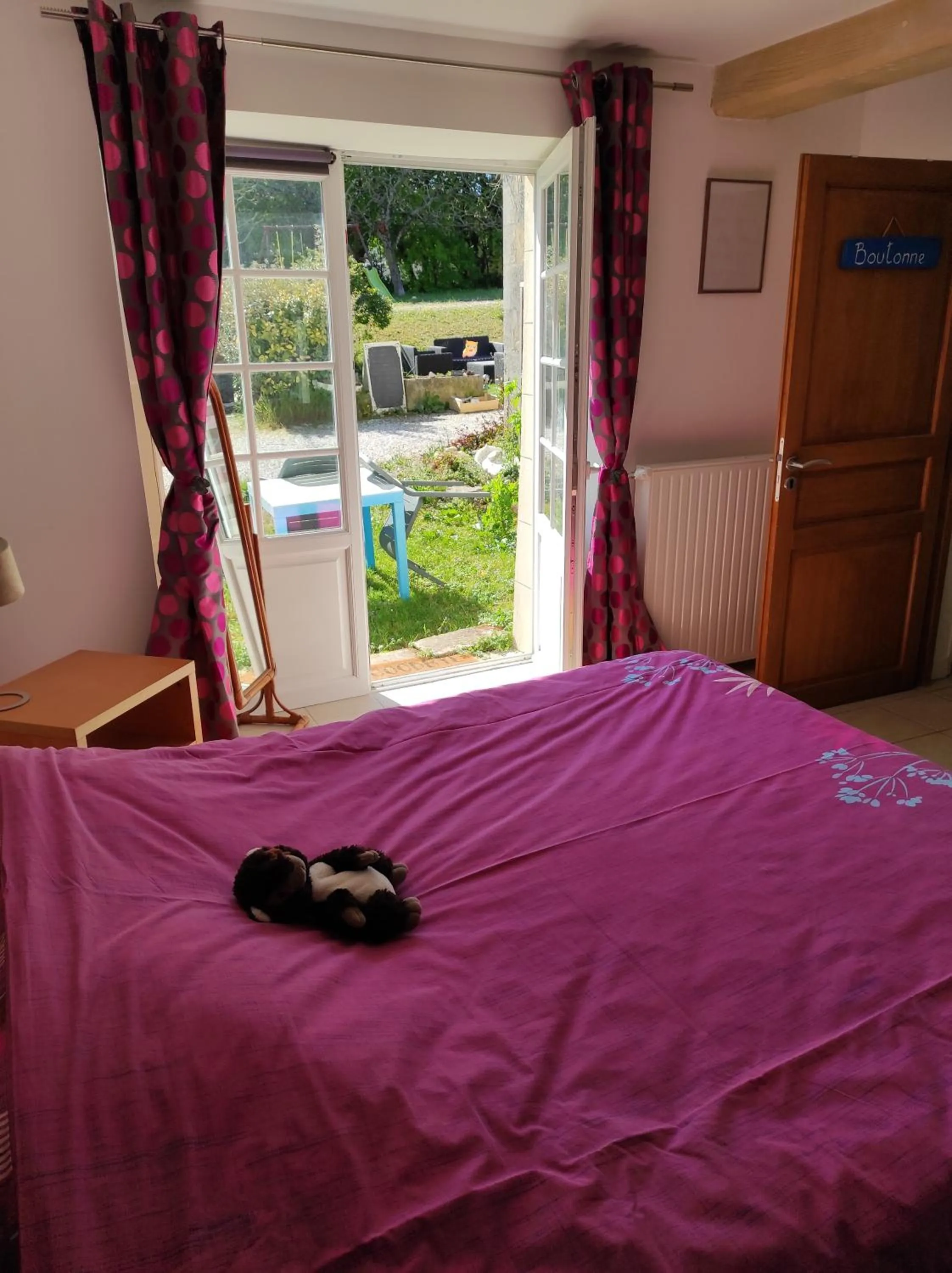 Bedroom, Bed in Les Marmottes Charentaises