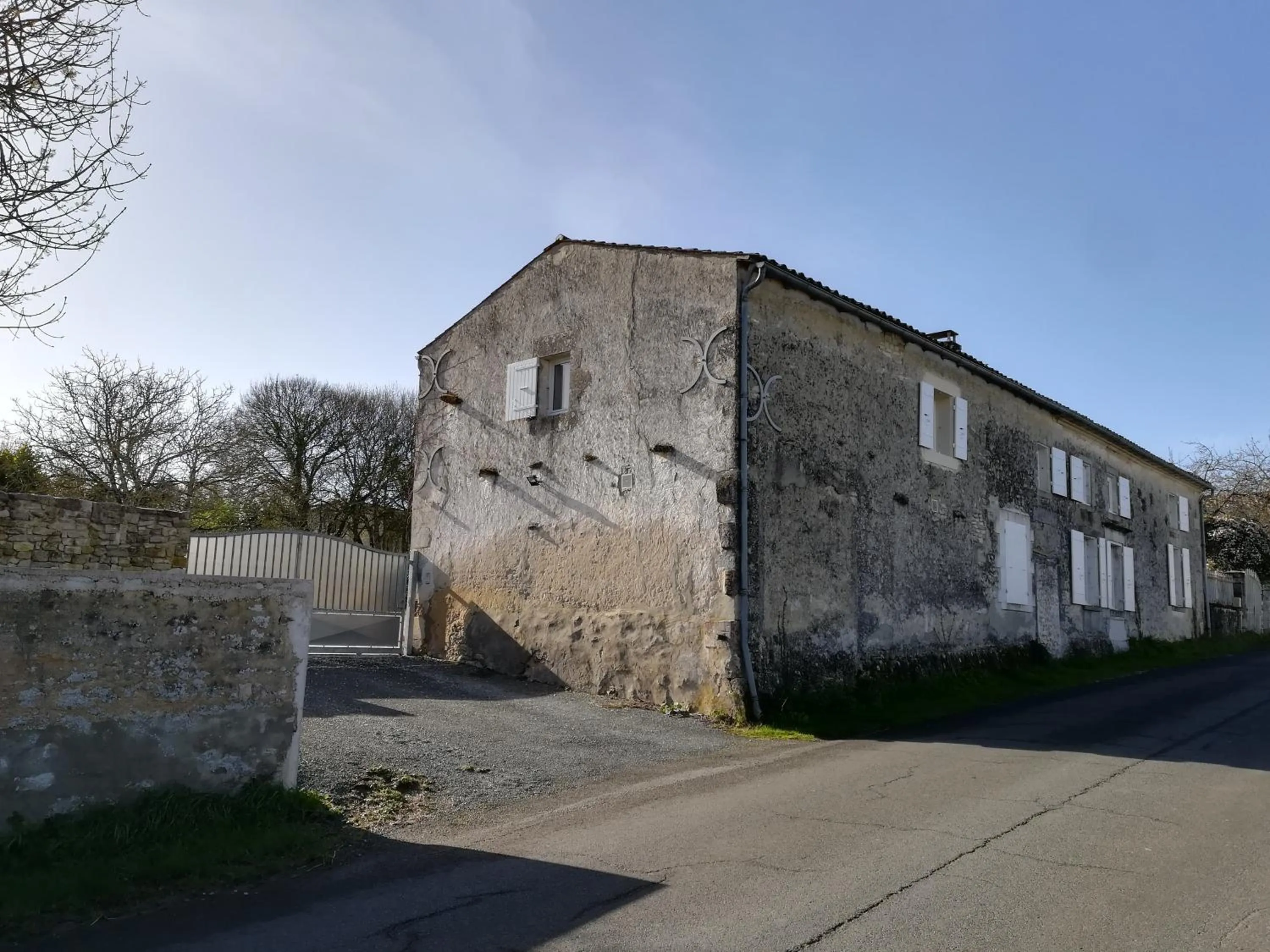 Property building in Les Marmottes Charentaises