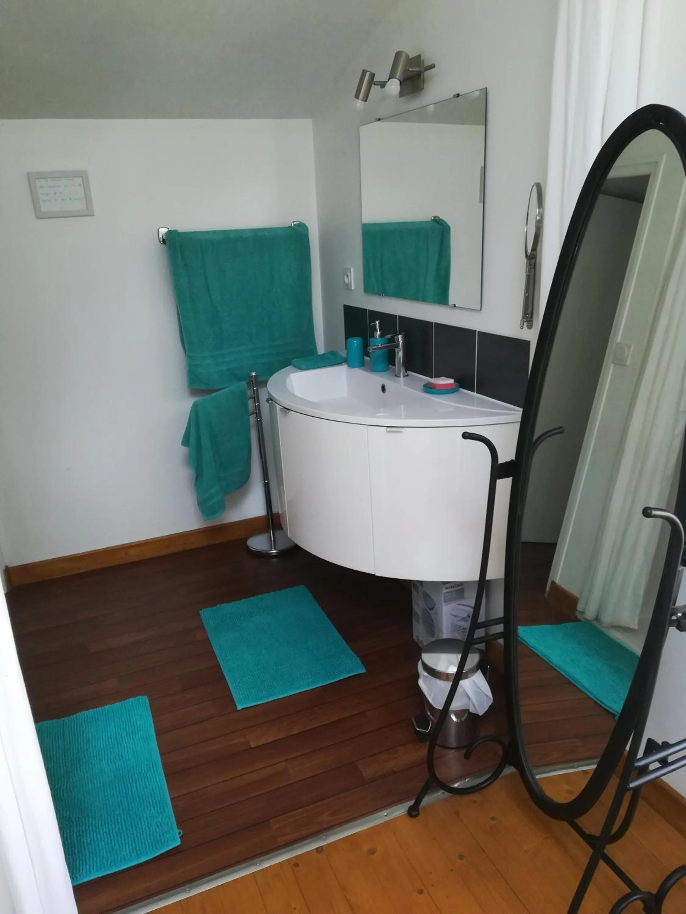 Bathroom in Les Marmottes Charentaises