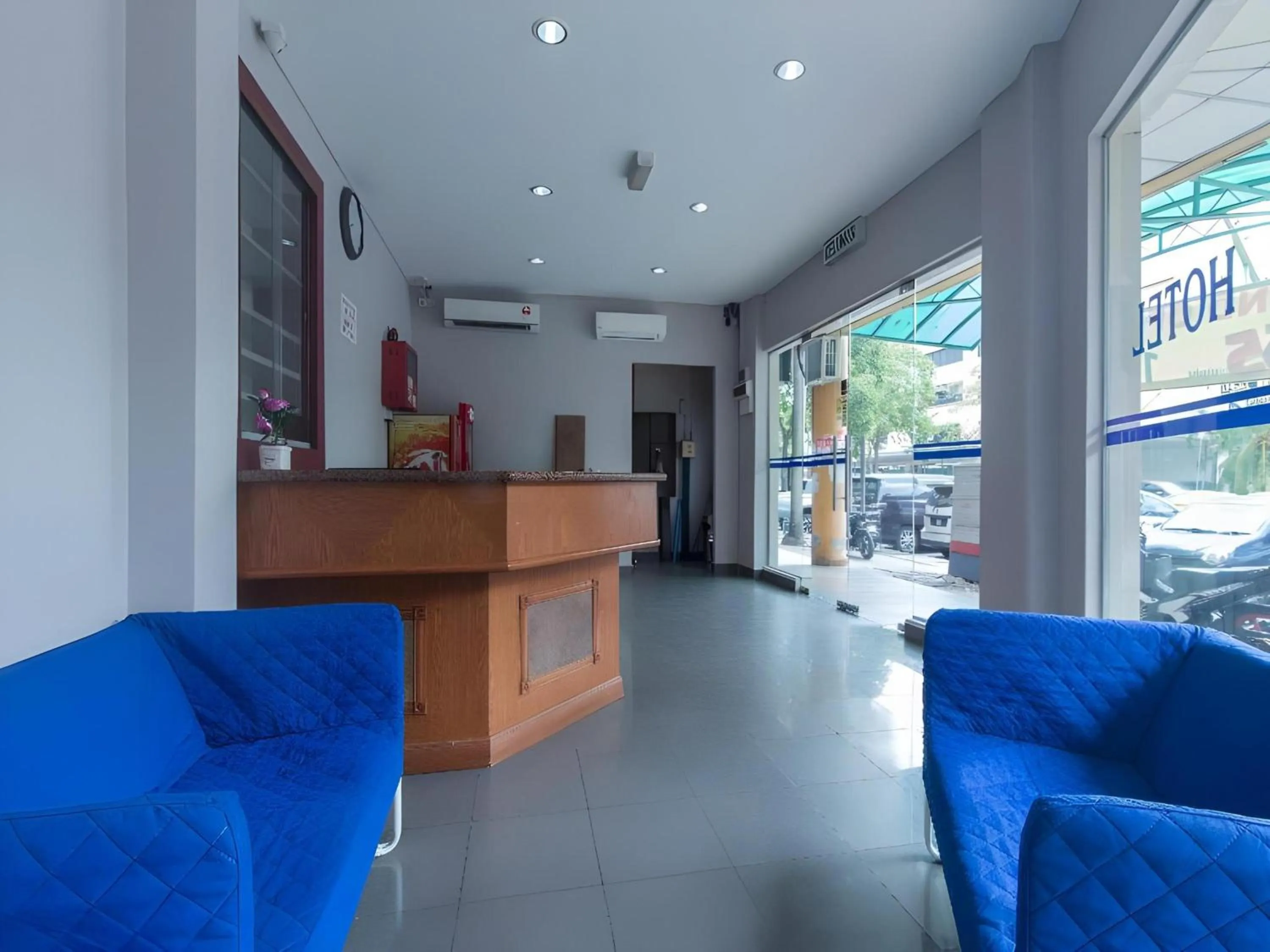 Lobby or reception in Super OYO 828 Comfort Hotel Shah Alam