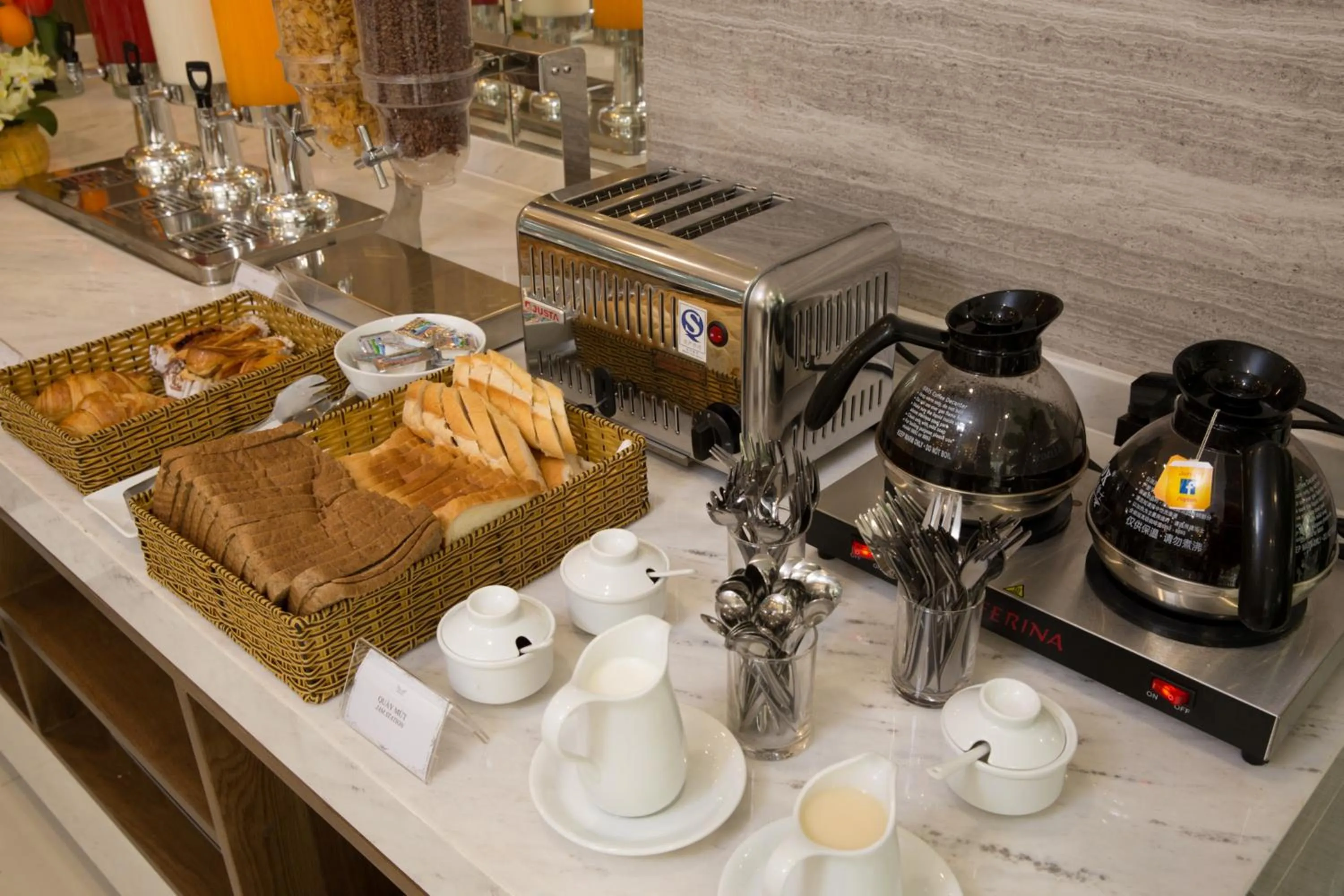 Coffee/tea facilities in Amunra Ocean Hotel