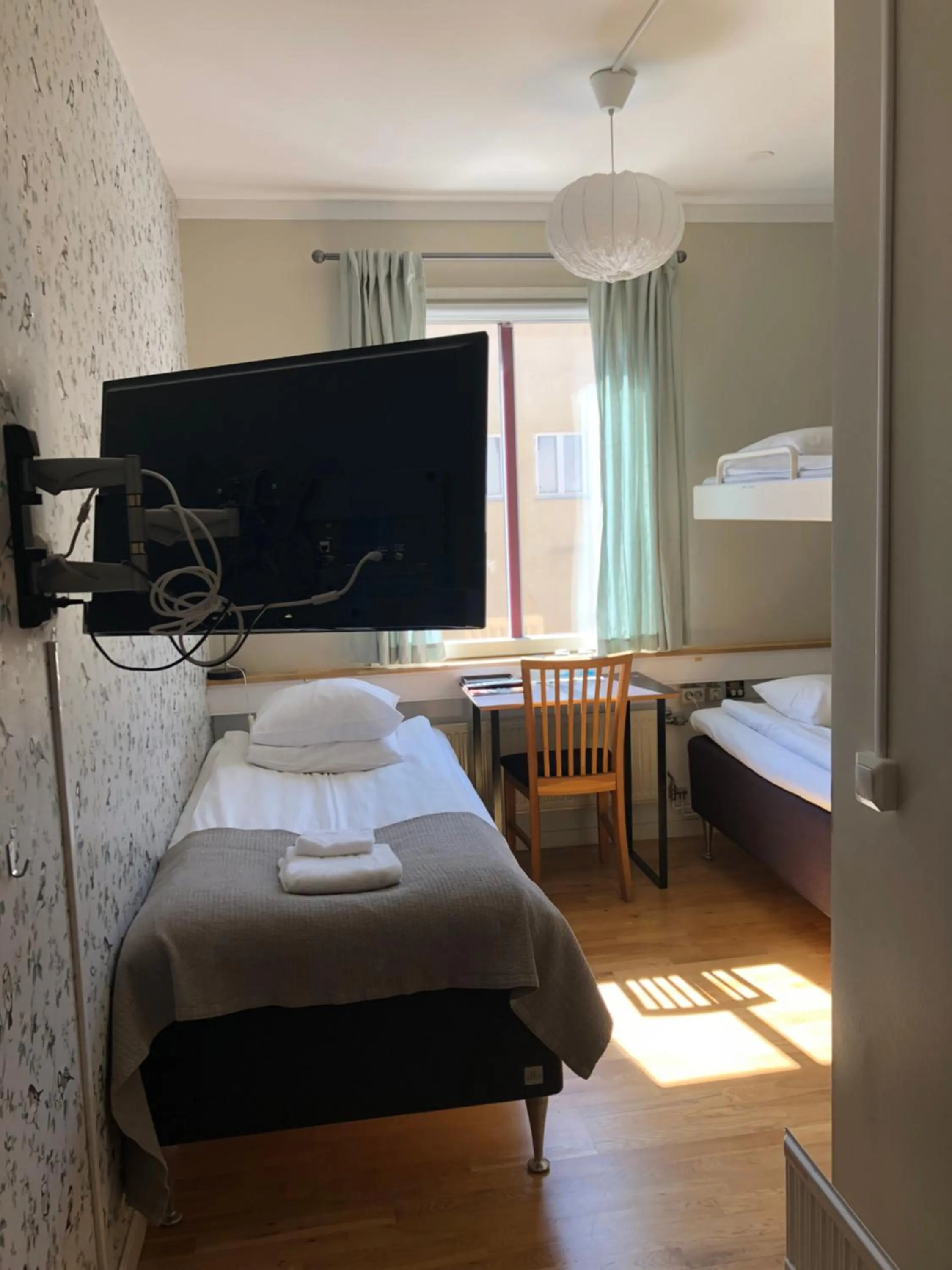 TV and multimedia, Bed in Uppsala CityStay Hotel