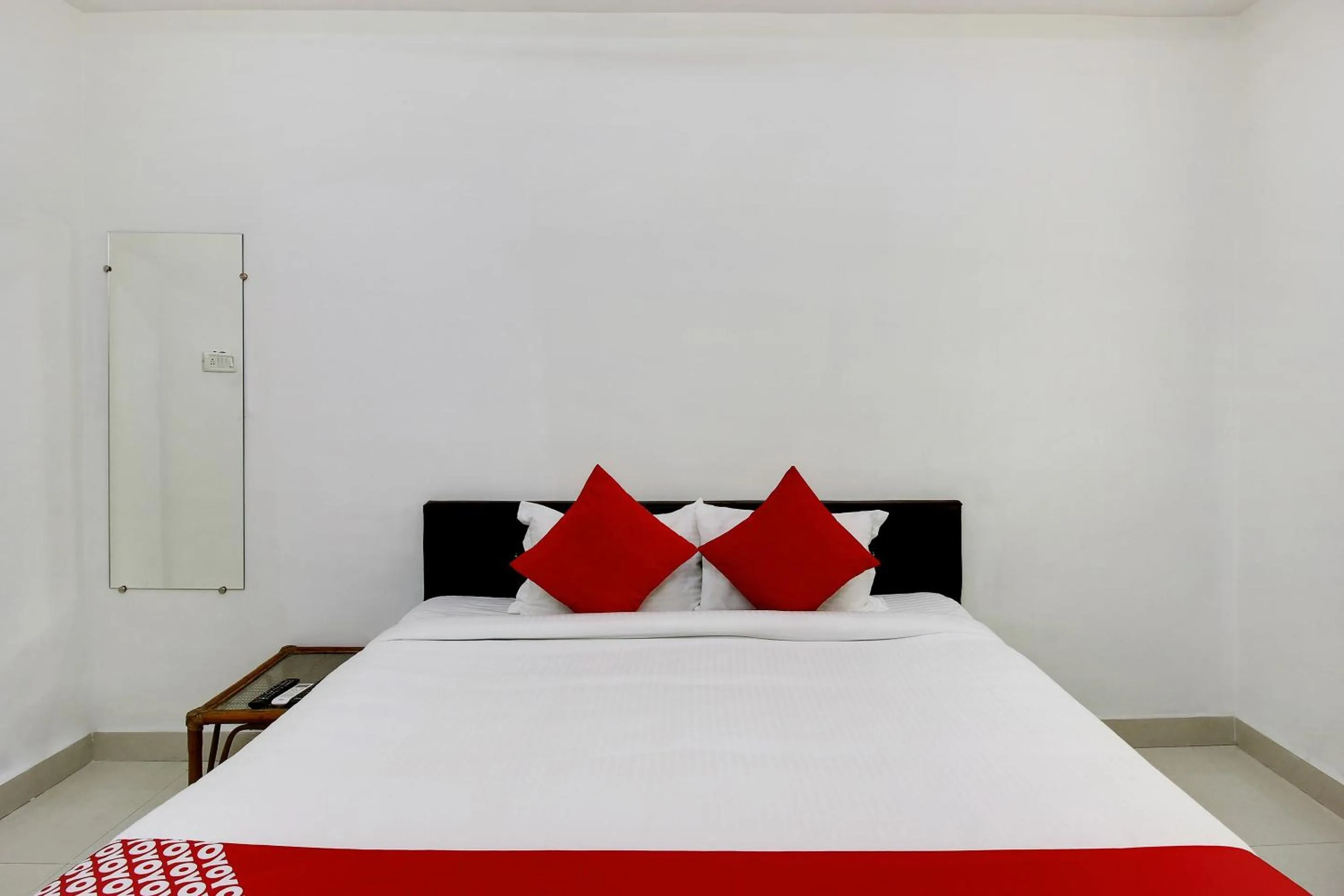 Bedroom, Bed in Super Hotel O Golden Hive Madhapur Near Shilparamam
