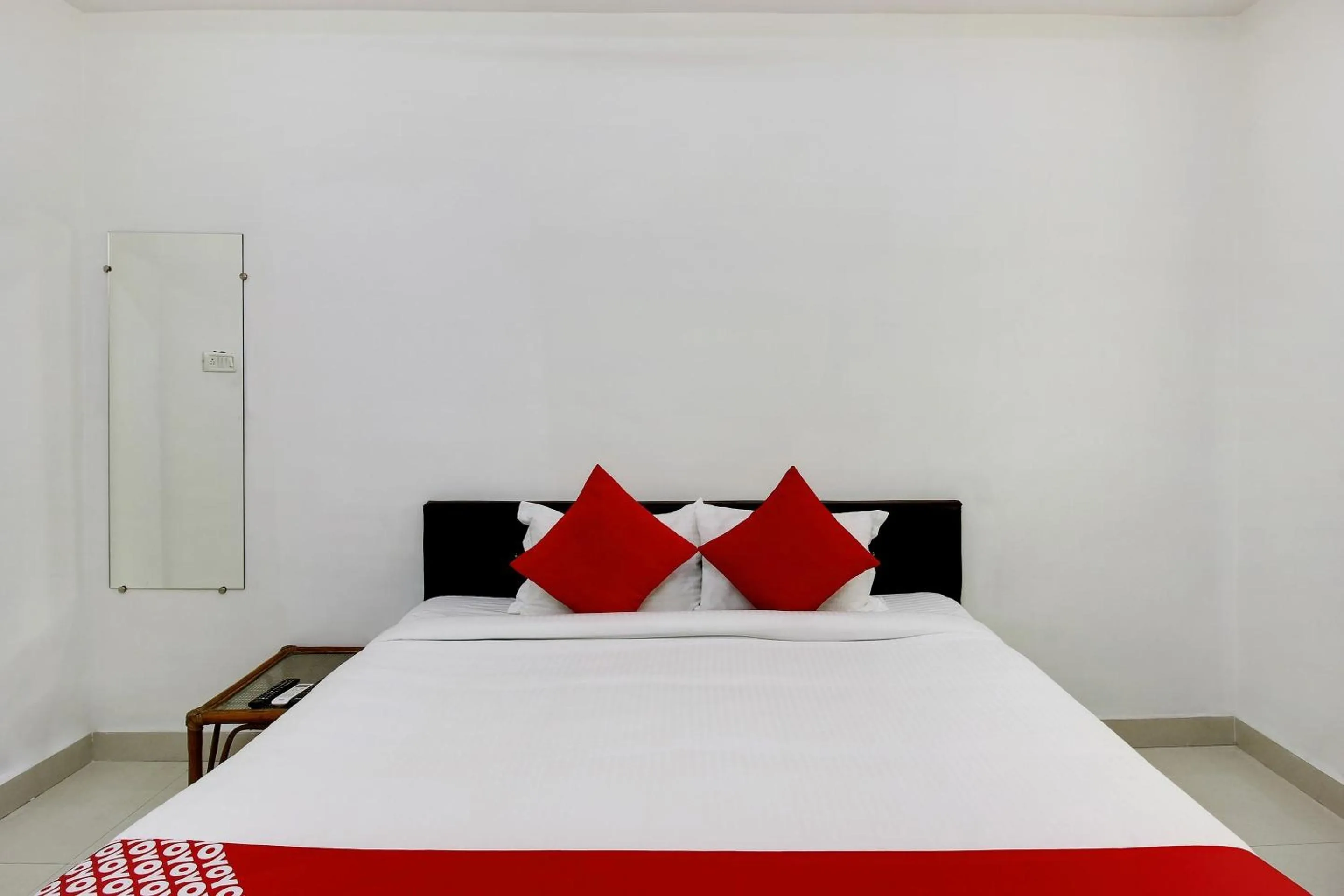 Bedroom, Bed in Super Hotel O Golden Hive Madhapur Near Shilparamam