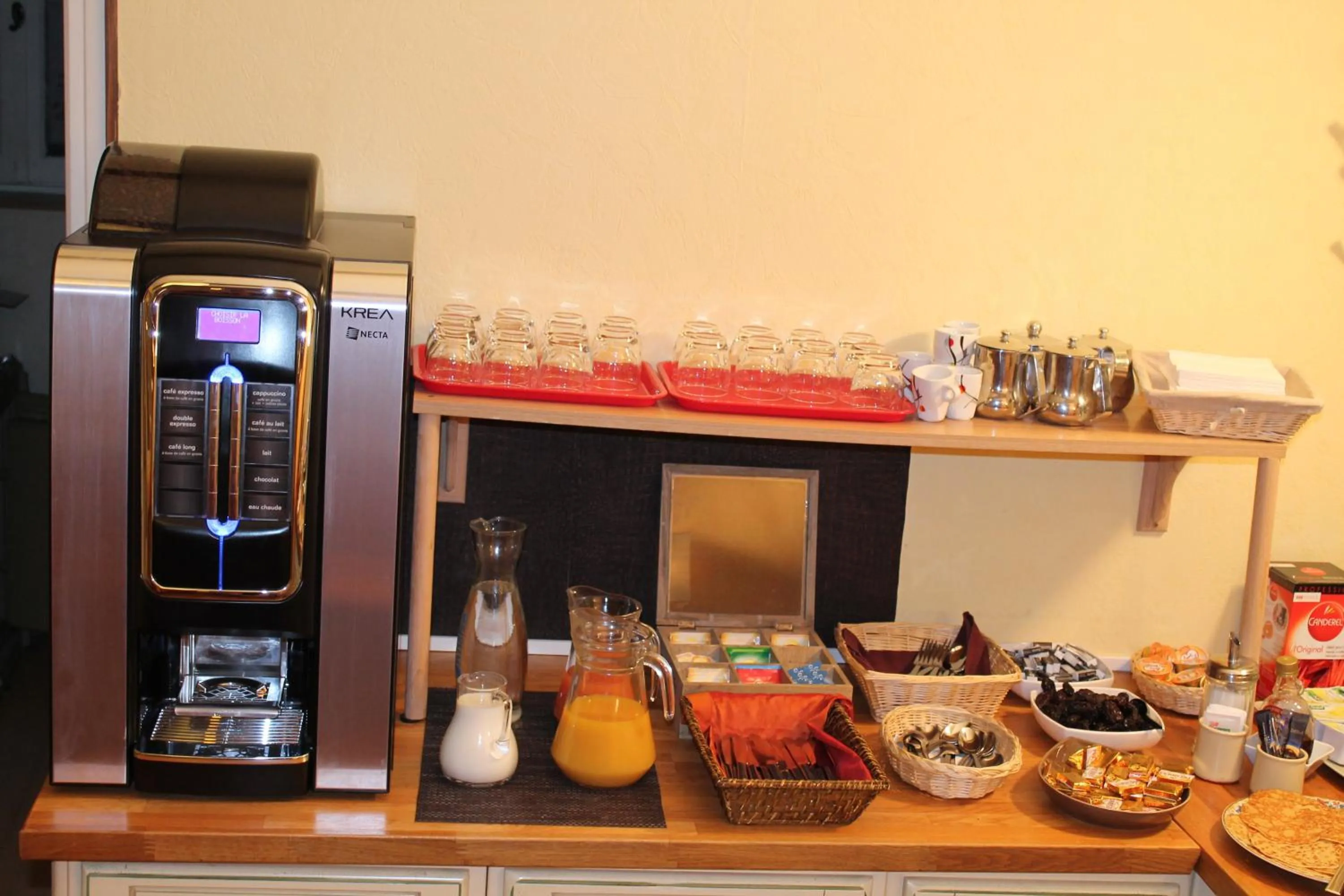 Buffet breakfast in Hotel Le Jacquemart