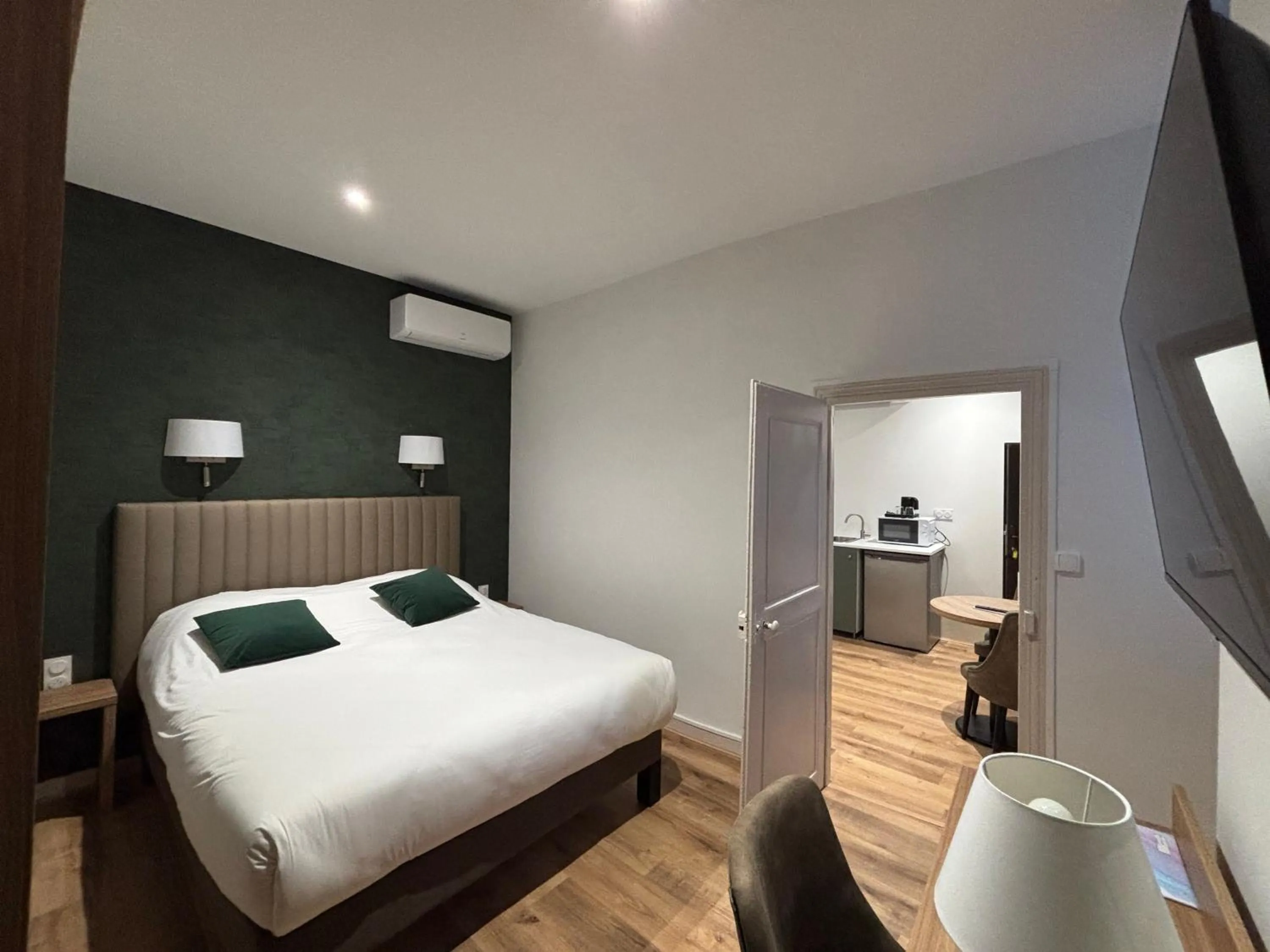 Property building, Bed in Hotel Le Jacquemart