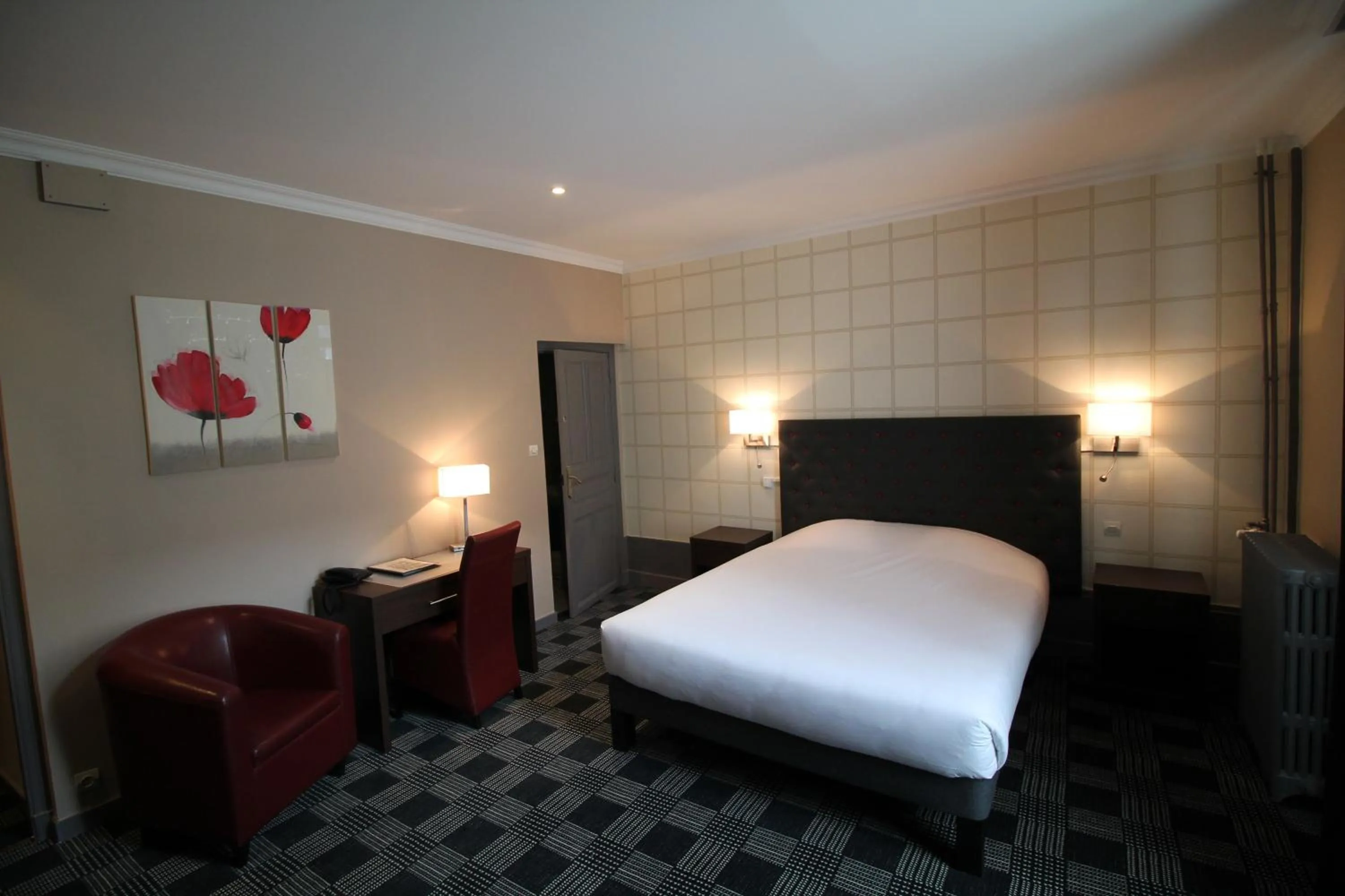 Photo of the whole room, Bed in Hotel Le Jacquemart