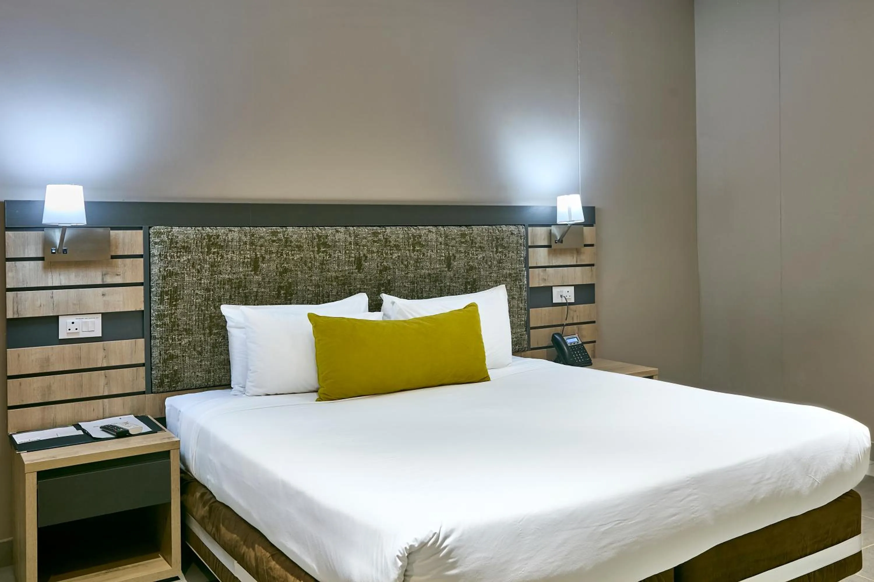 Bedroom, Bed in Kalahari Arms Hotel