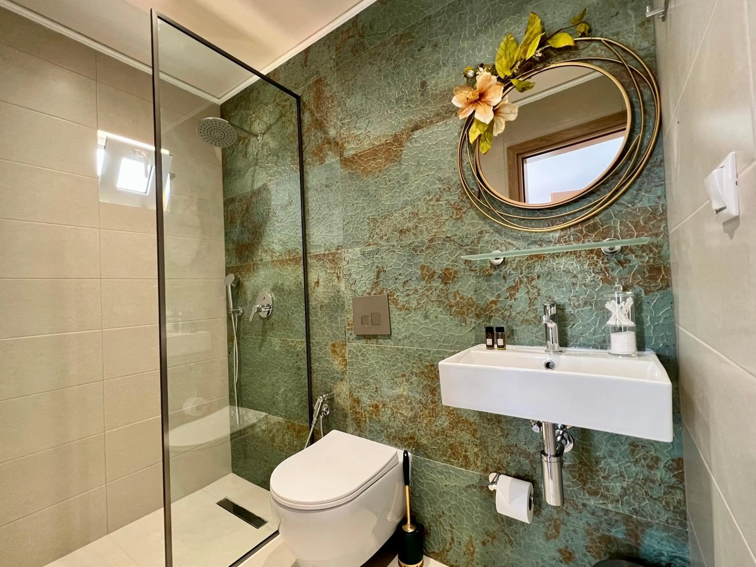 Shower in Maria Hotel Sisi