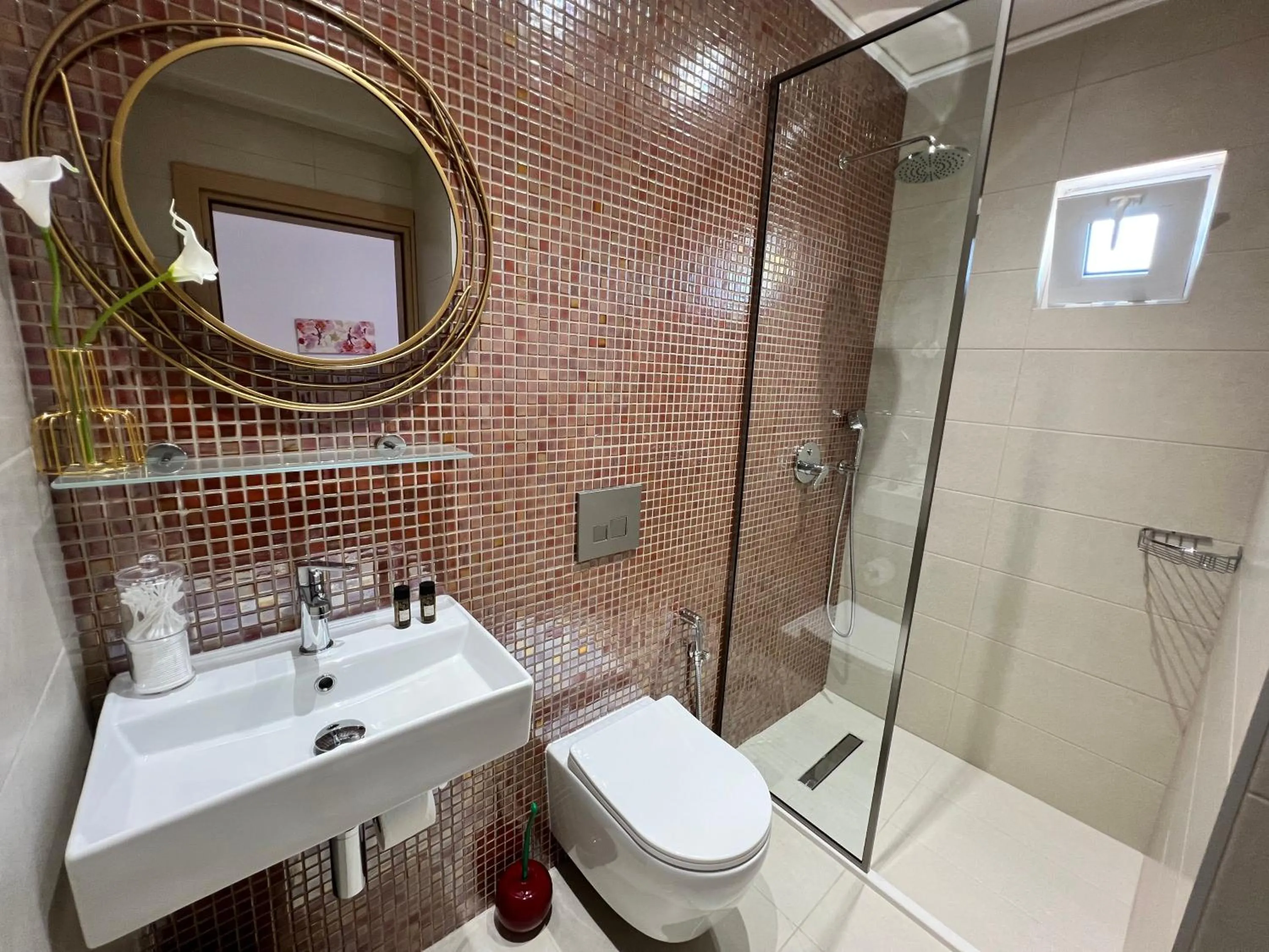 Shower in Maria Hotel Sisi