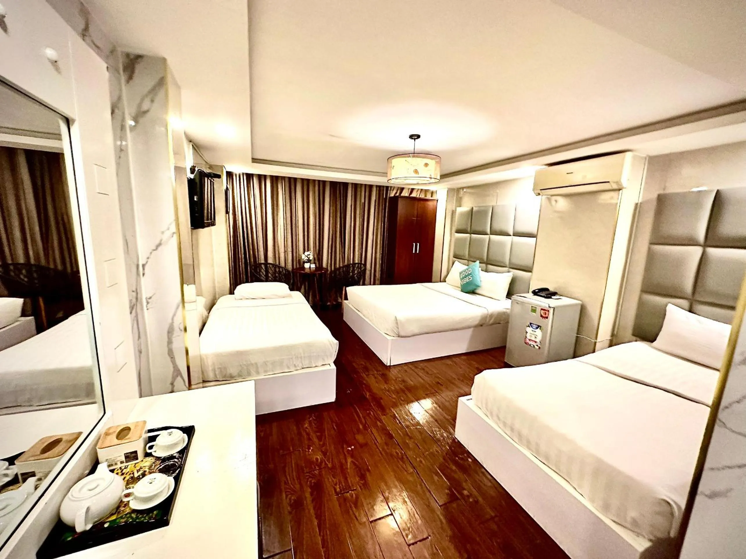 Living room, Bed in ACE Hotel - Bến Thành