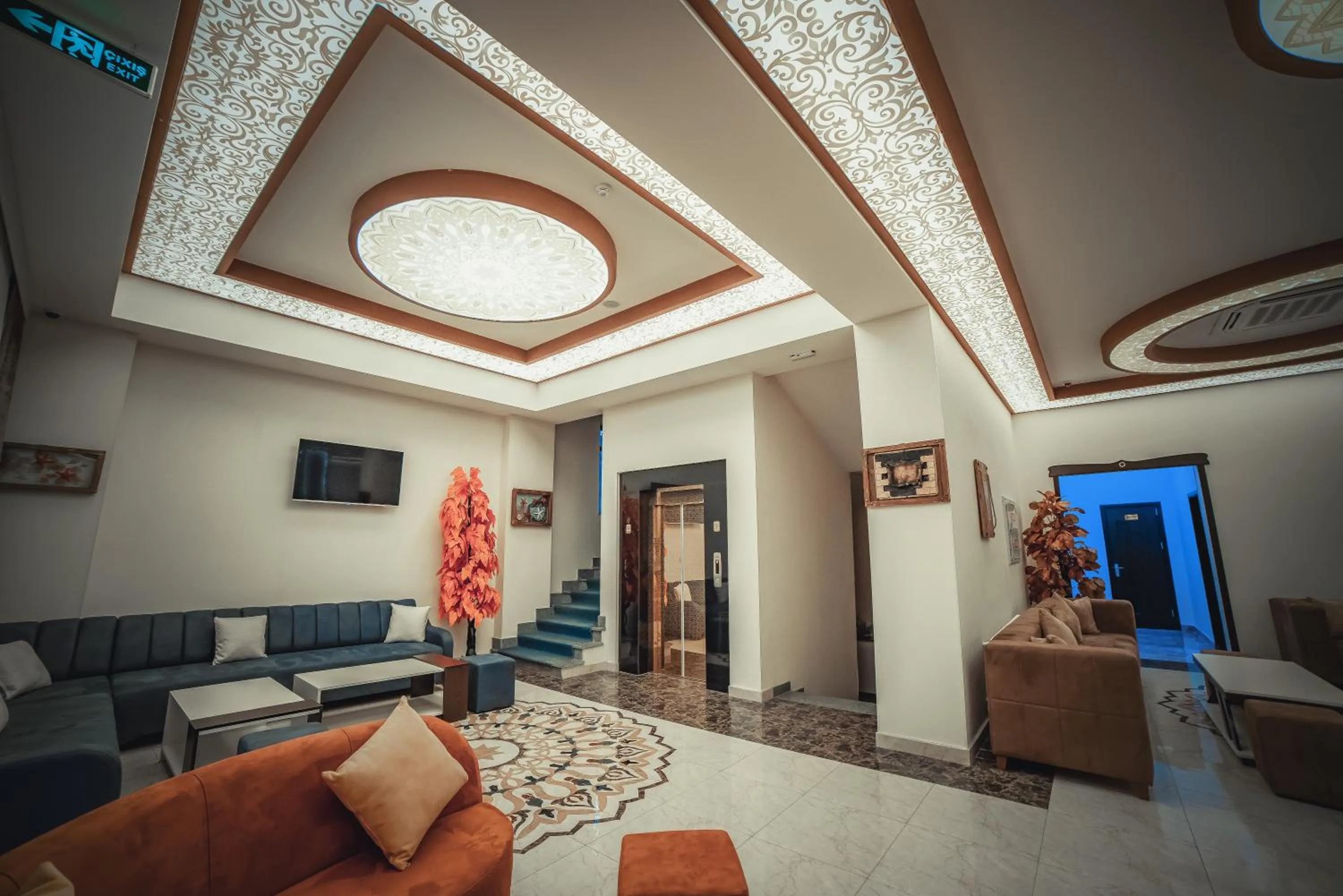 Lobby or reception in Continental Hotel