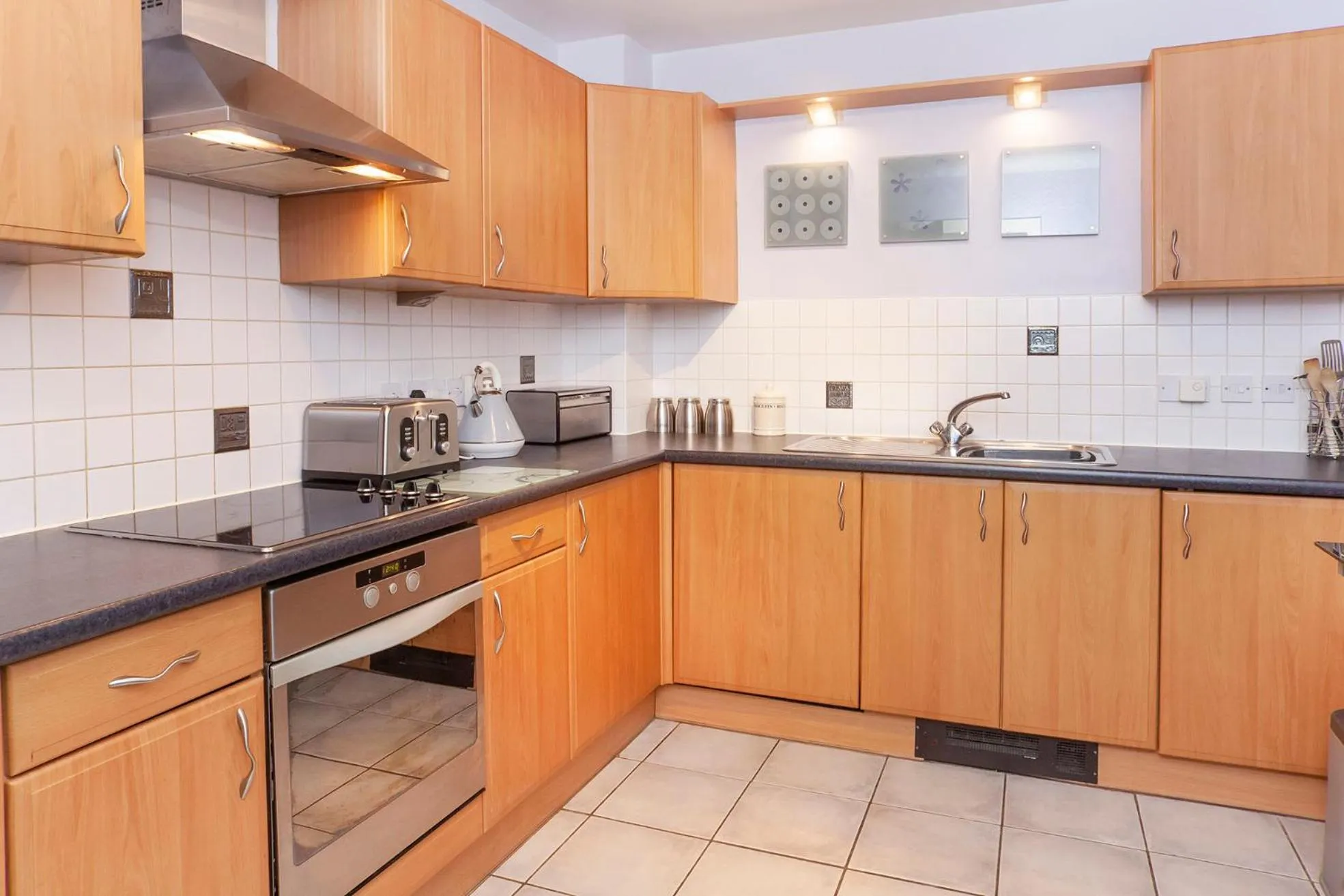 Property building in Riverbank View Three Bedroom Apartment with Free Parking