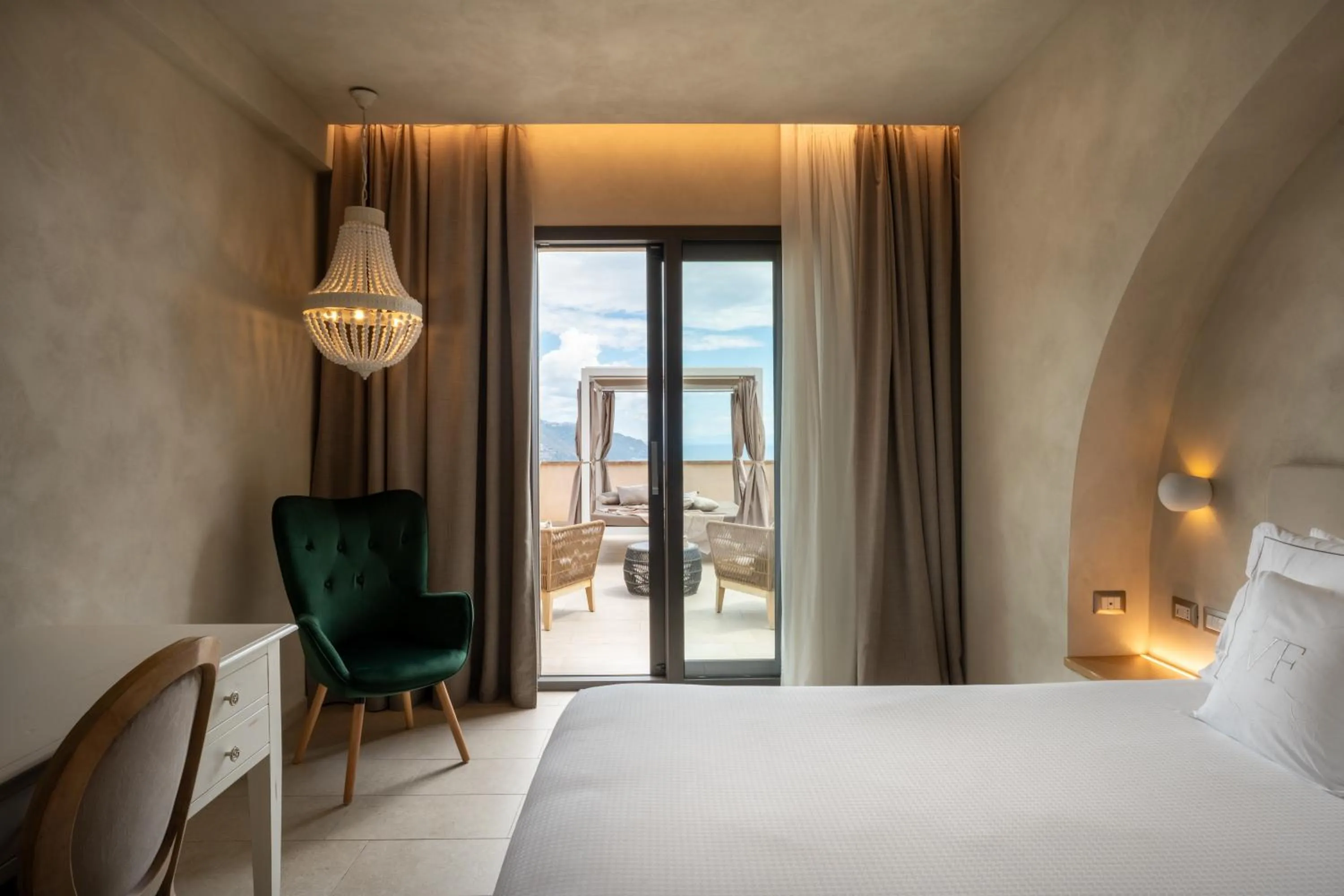 Bed in Villa Fiorita Boutique Hotel