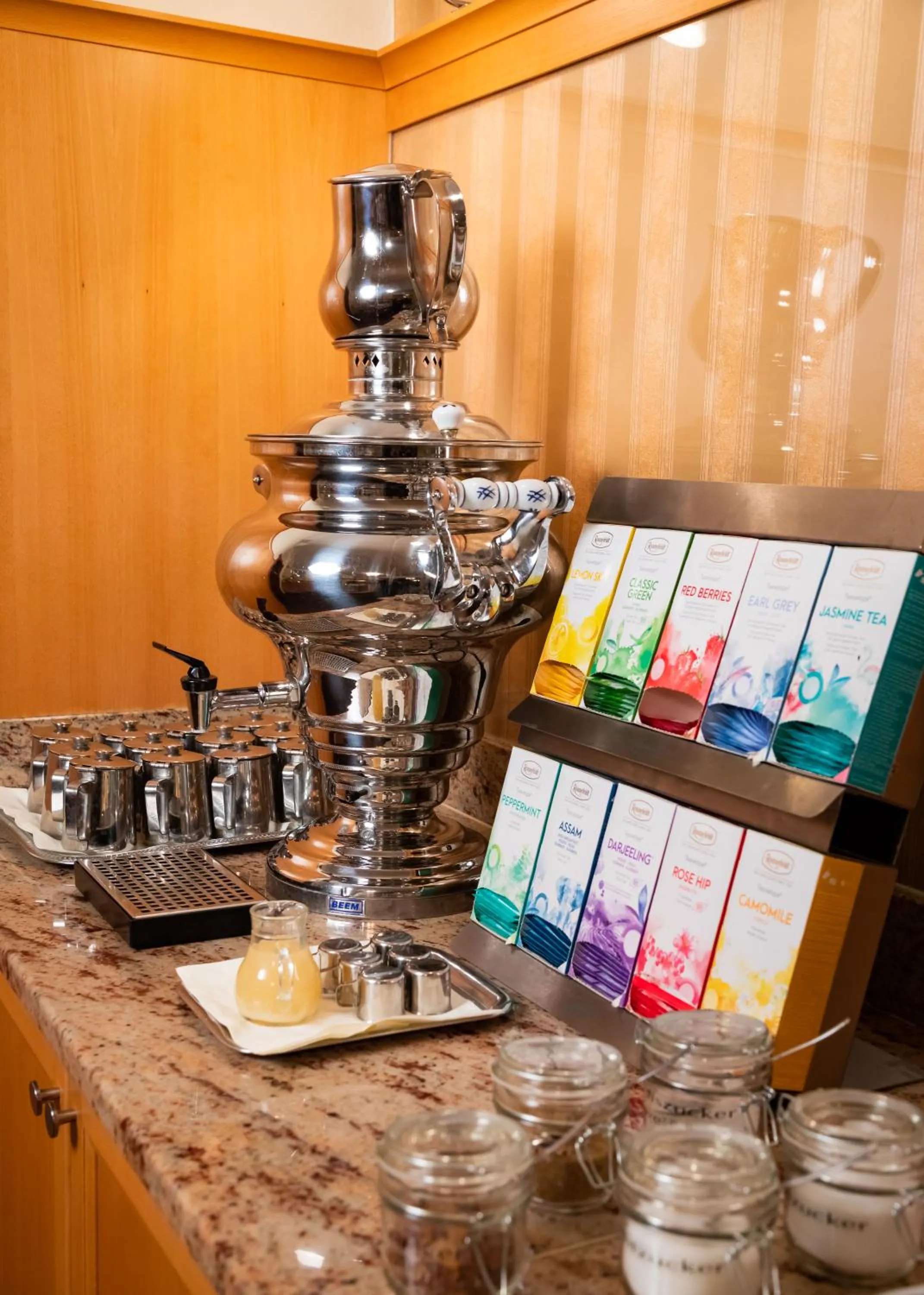 Restaurant/places to eat in Hotel Allmer