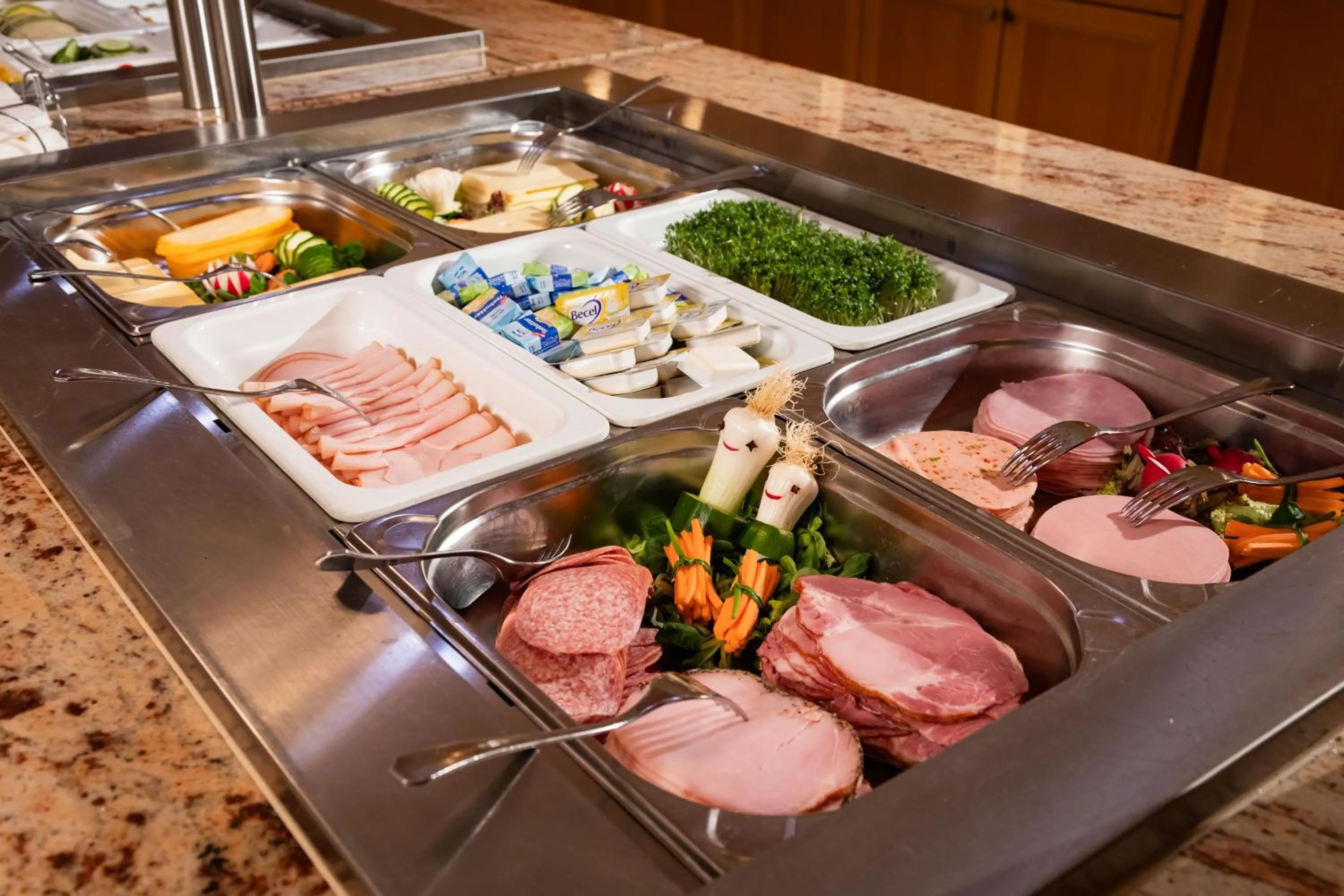 Restaurant/places to eat in Hotel Allmer