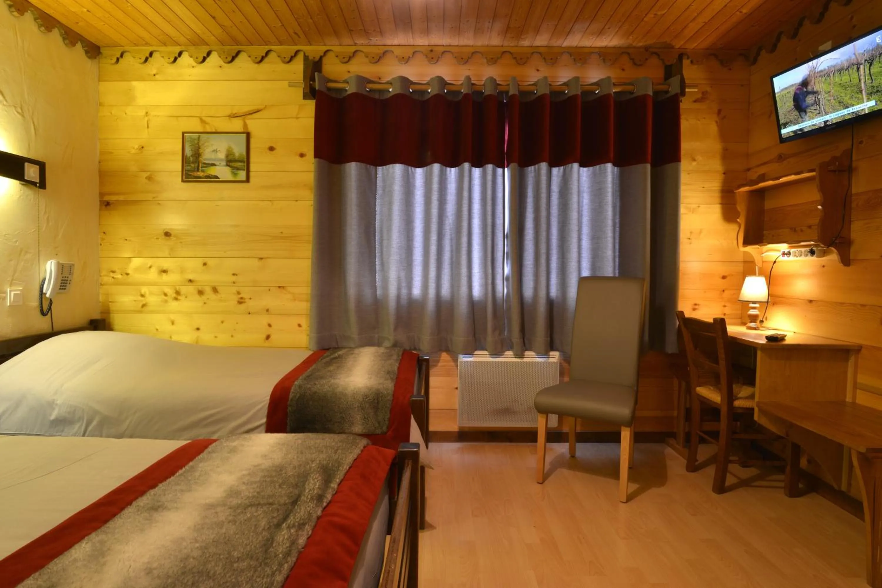Bedroom, Bed in Hotel Le Ferraillon